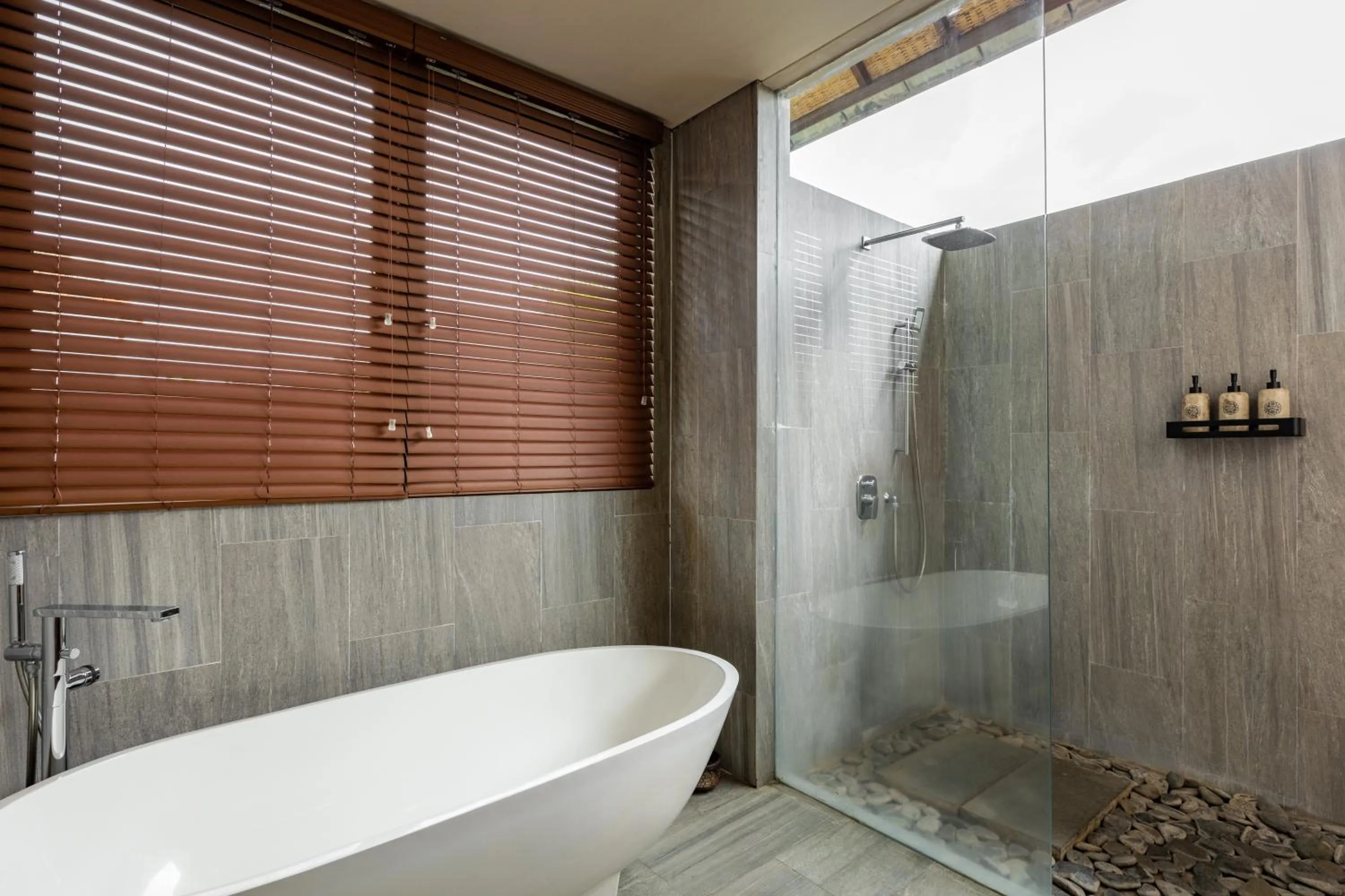 Shower in Theanna Villa and Spa Canggu
