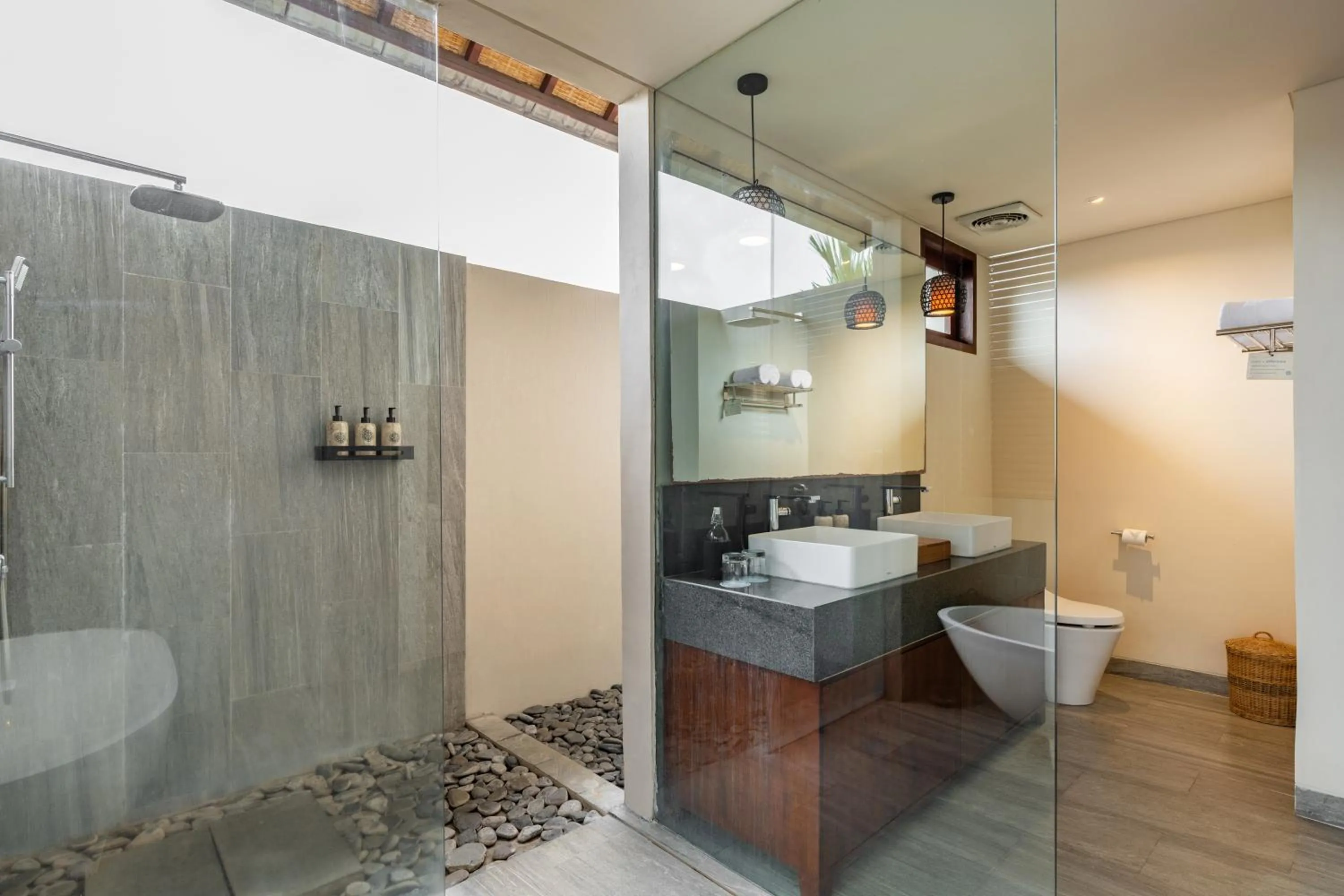 Shower in Theanna Villa and Spa Canggu