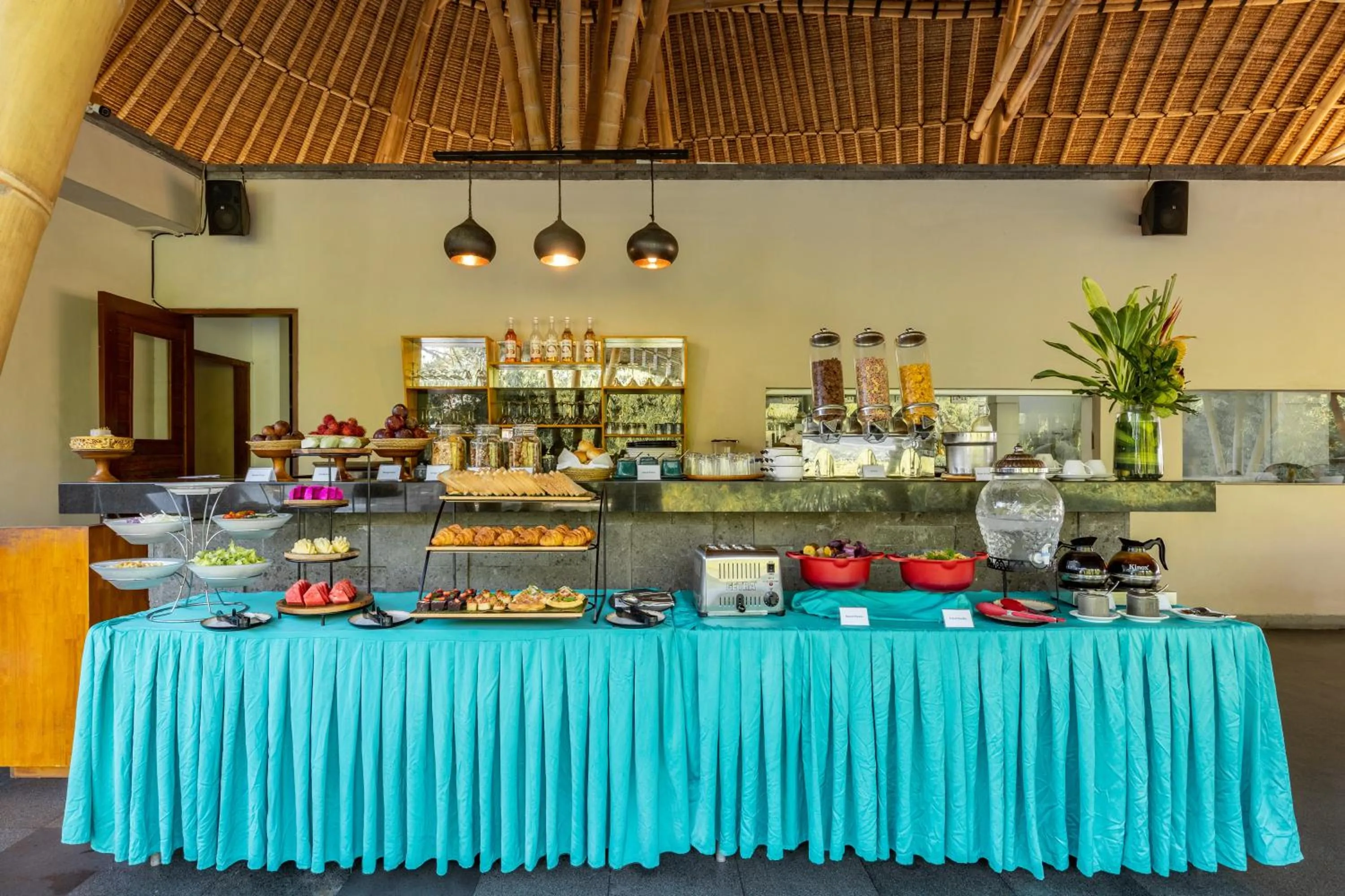 Restaurant/places to eat in Theanna Villa and Spa Canggu