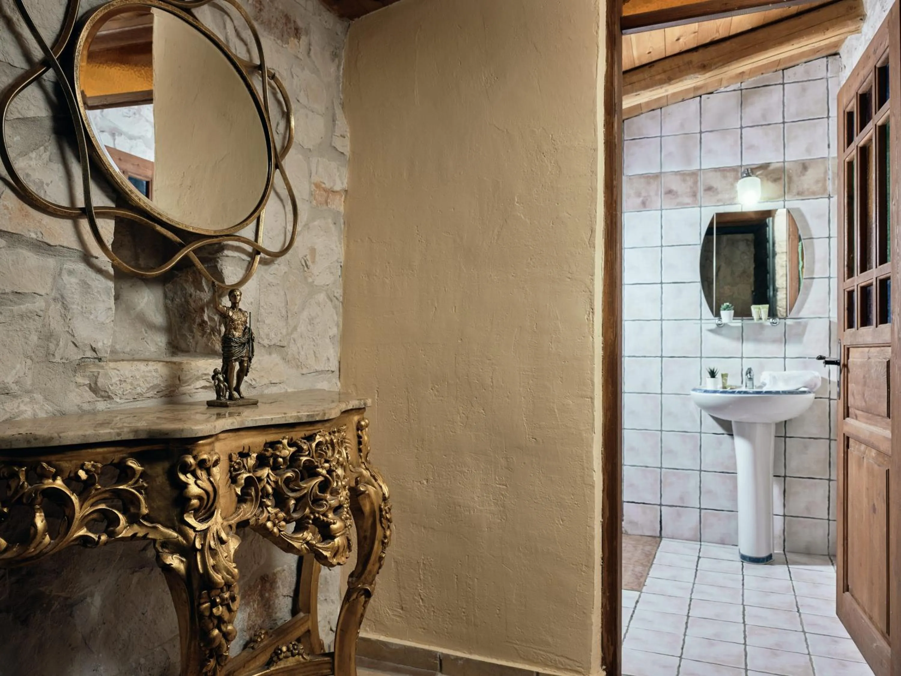 Bathroom in Diamond Suites