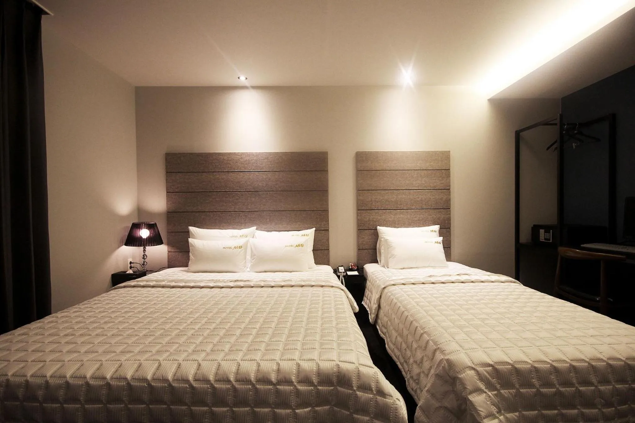 Bedroom, Bed in MU Hotel