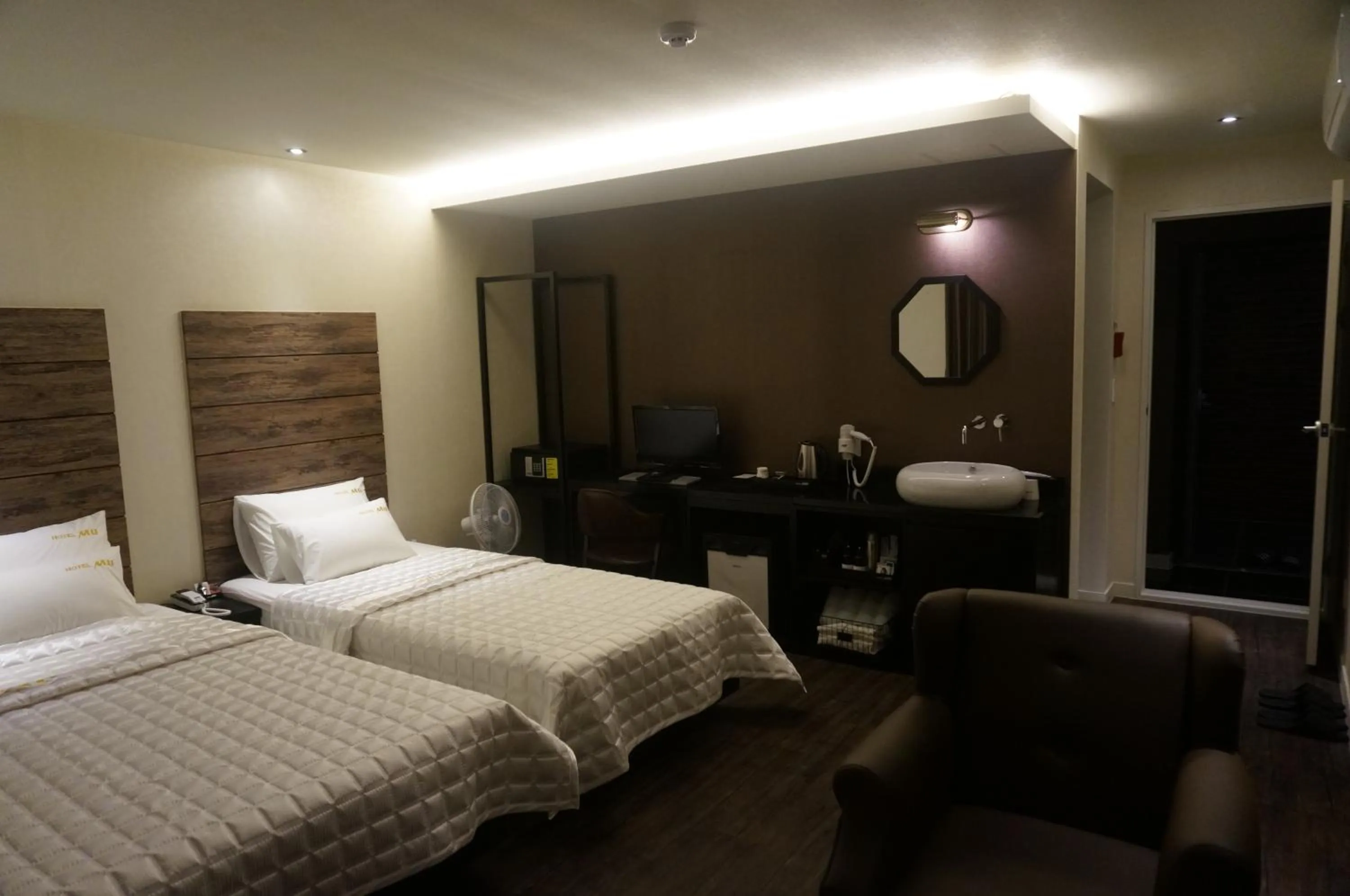 Bedroom, Bed in MU Hotel