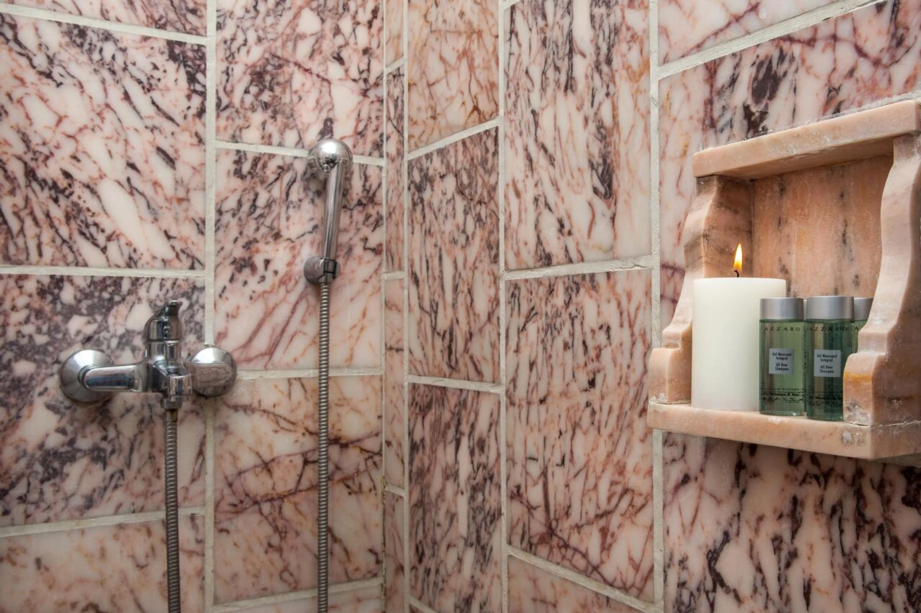 Property building in Join Us Low Cost Rooms