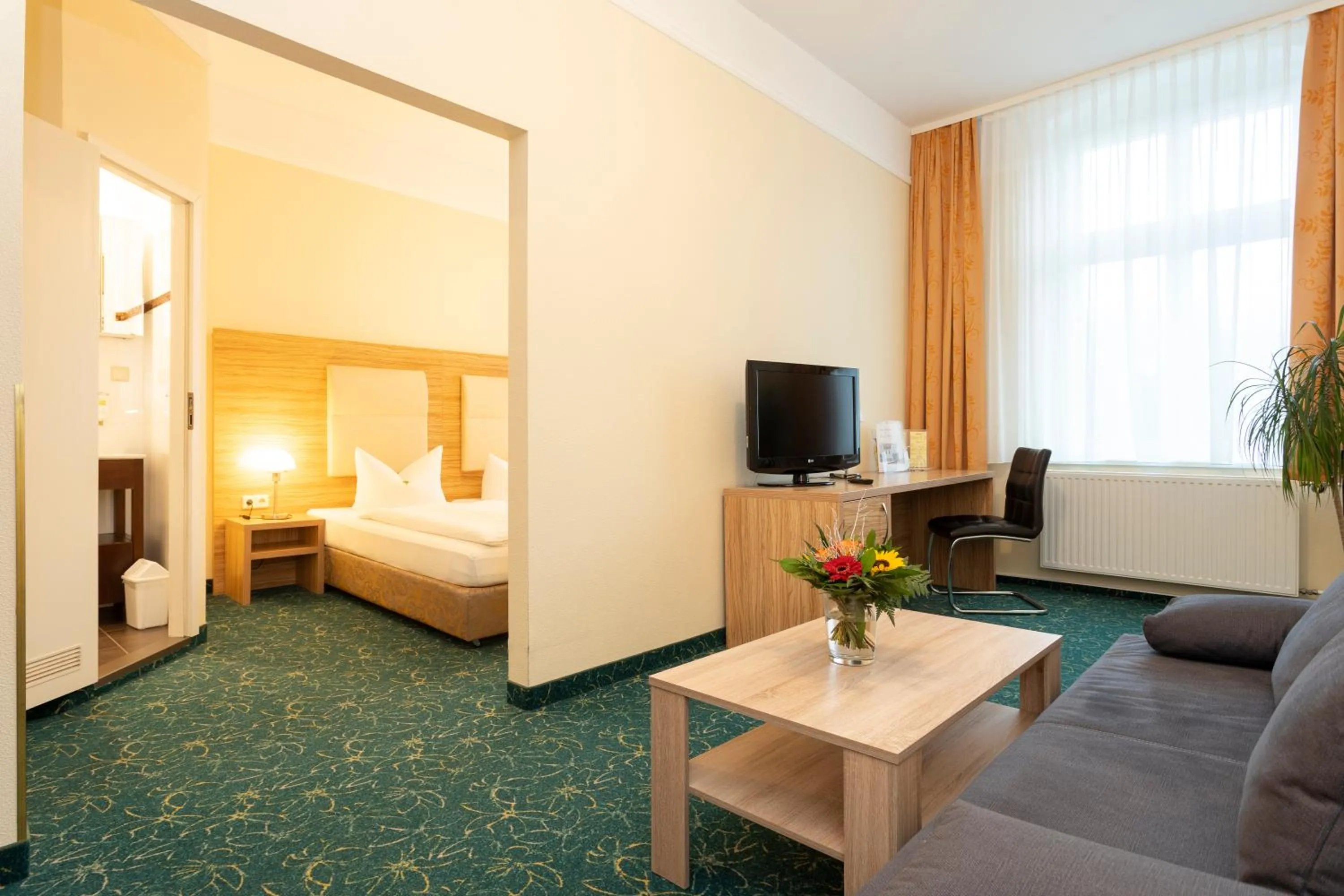 Photo of the whole room, Bed in Palais am Kleistpark