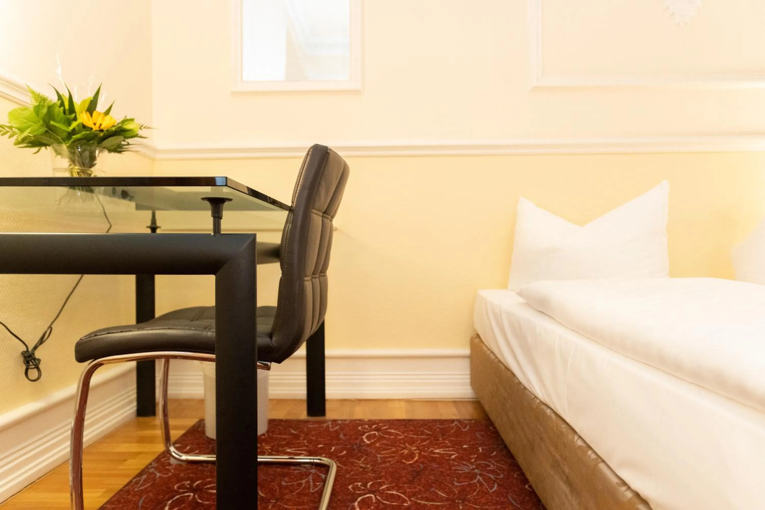 Photo of the whole room, Bed in Palais am Kleistpark