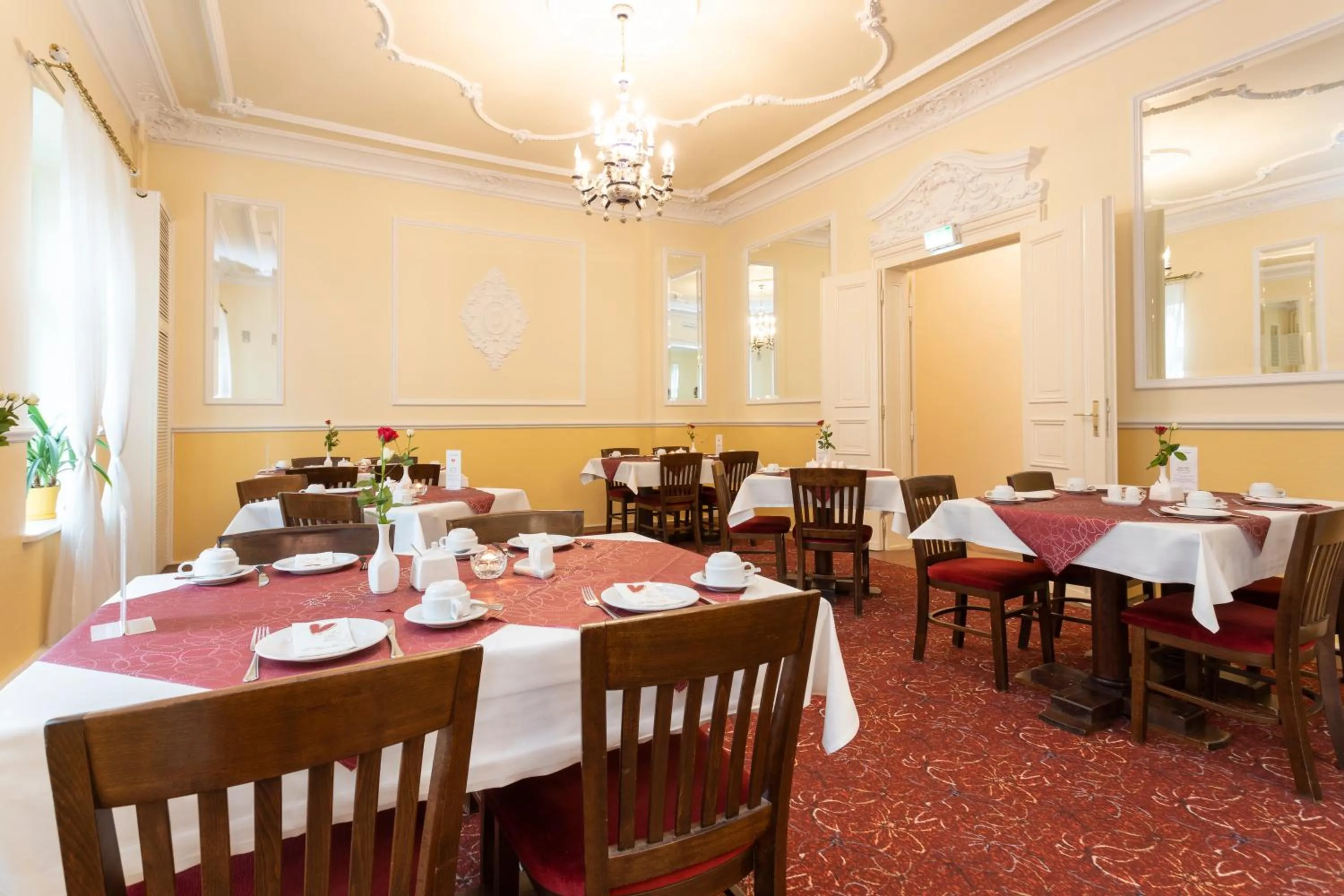 Breakfast in Palais am Kleistpark