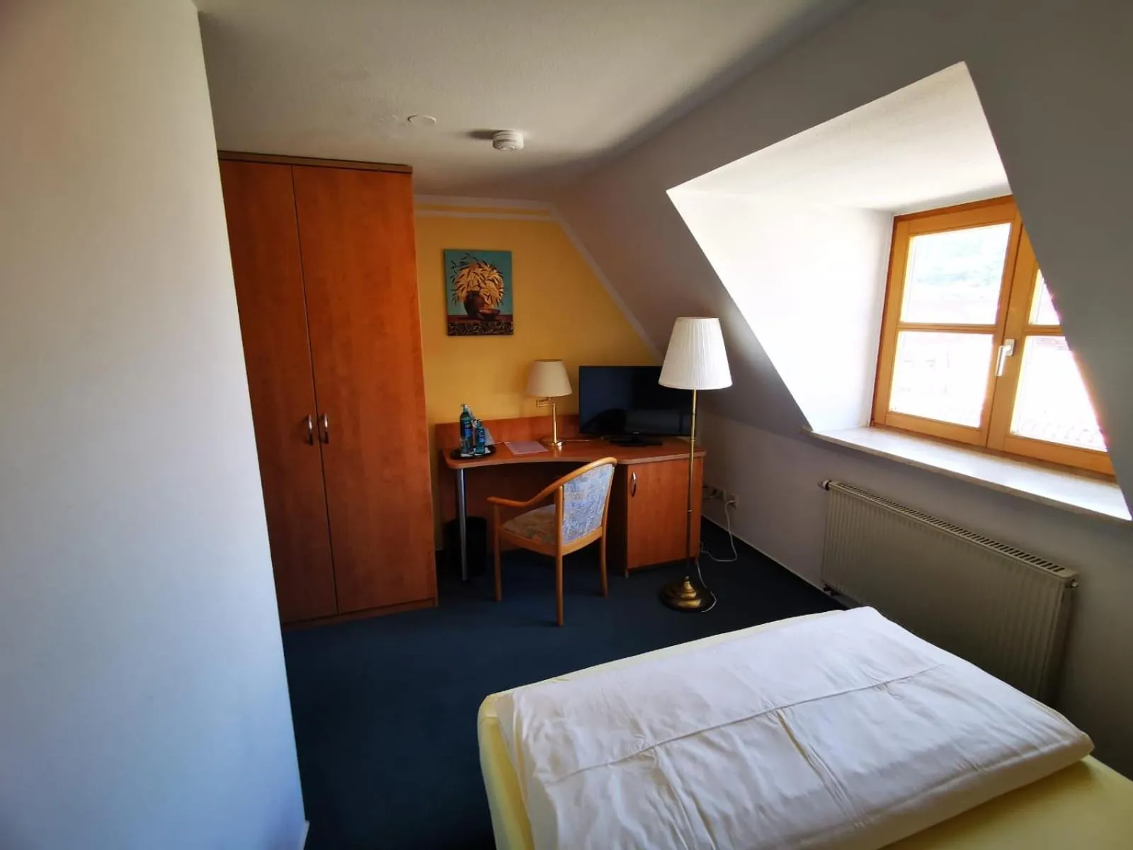 Photo of the whole room, Bed in Hotel Thüringer Hof
