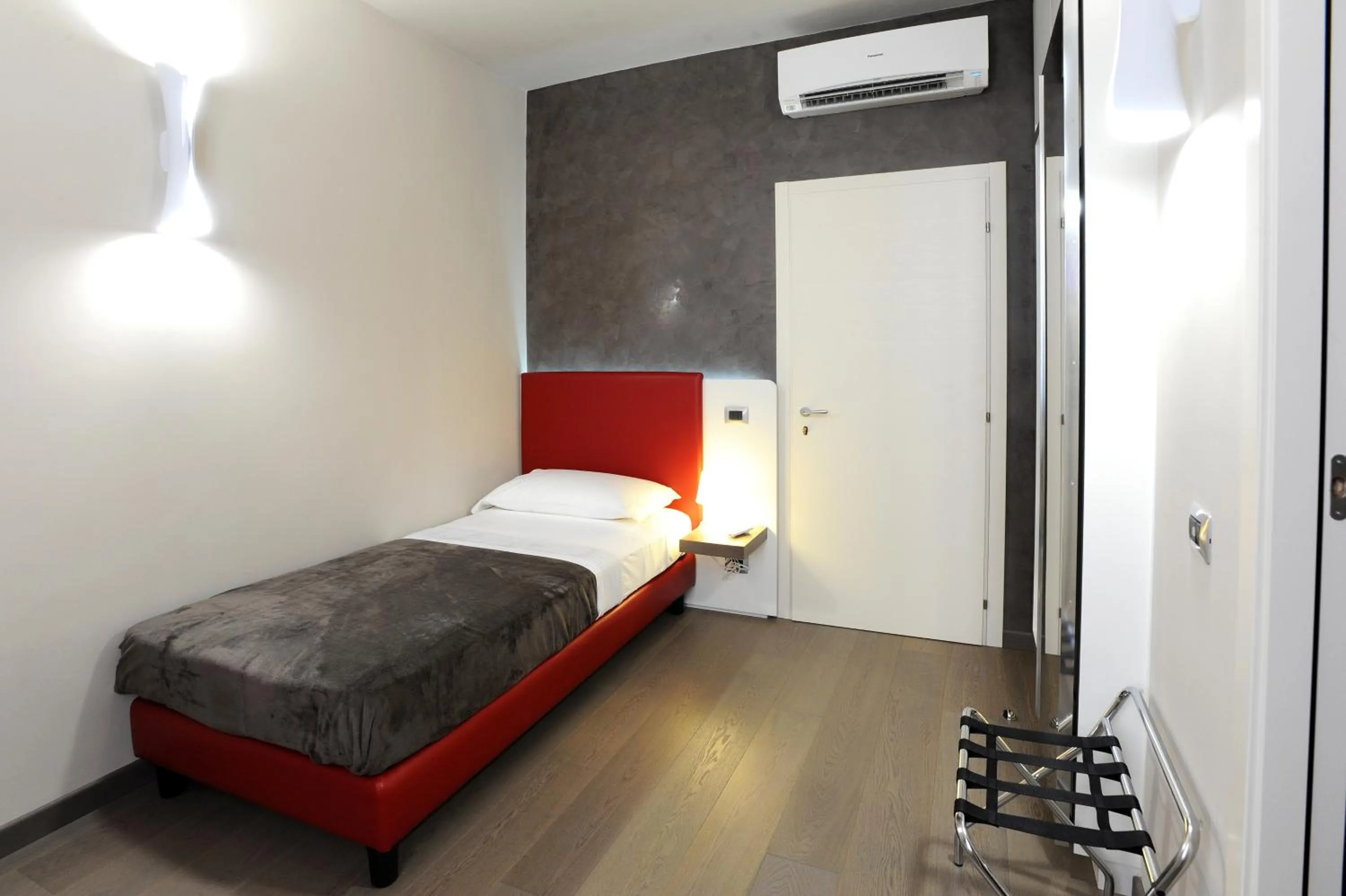 Photo of the whole room, Bed in B&B Opera