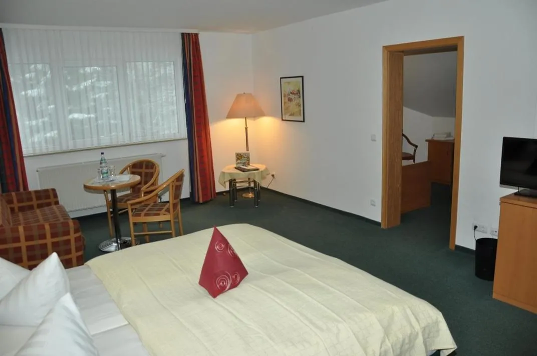 Bed in Hotel Am Wald -GARNI-