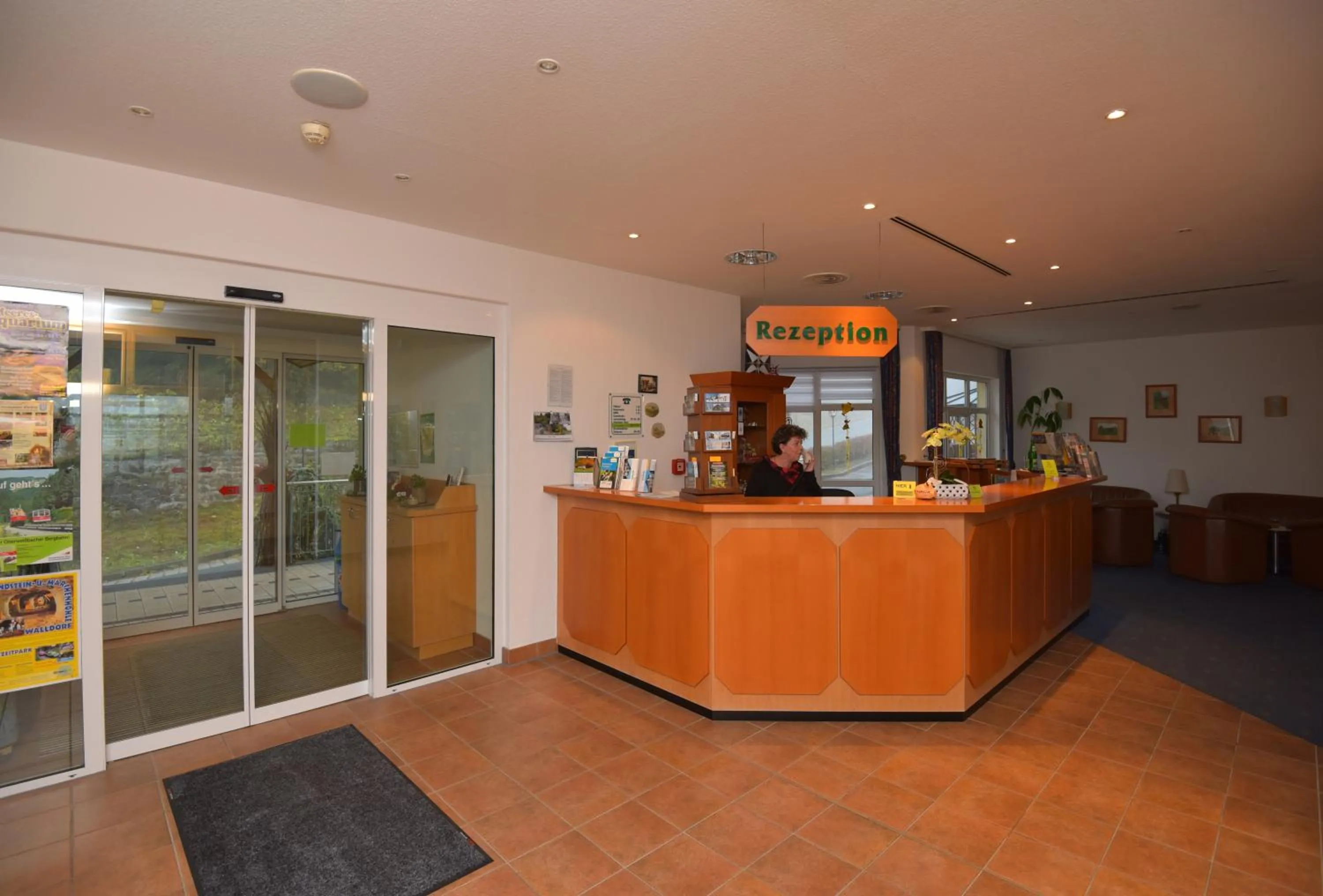 Lobby or reception in Hotel Am Wald -GARNI-