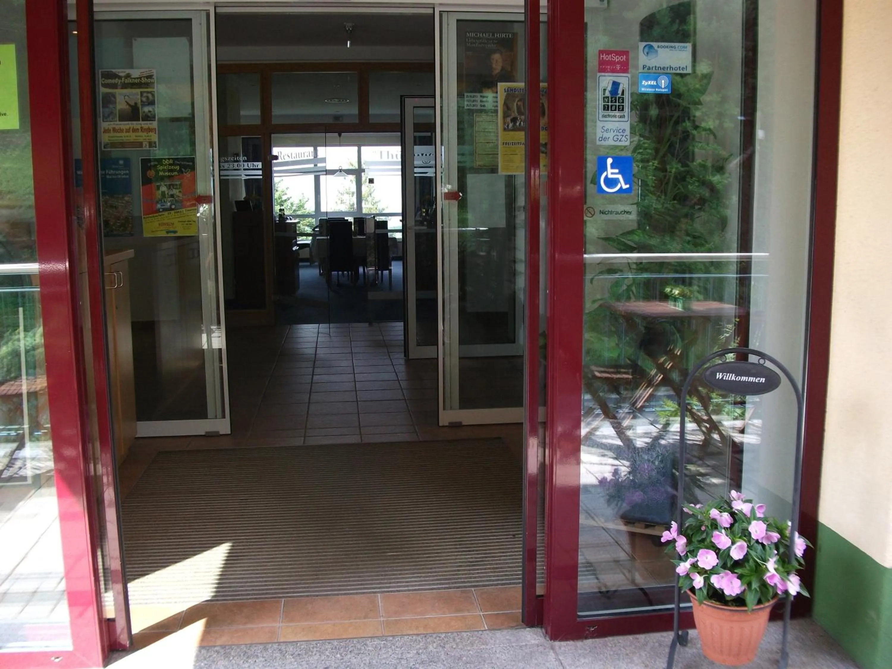 Facade/entrance in Hotel Am Wald -GARNI-