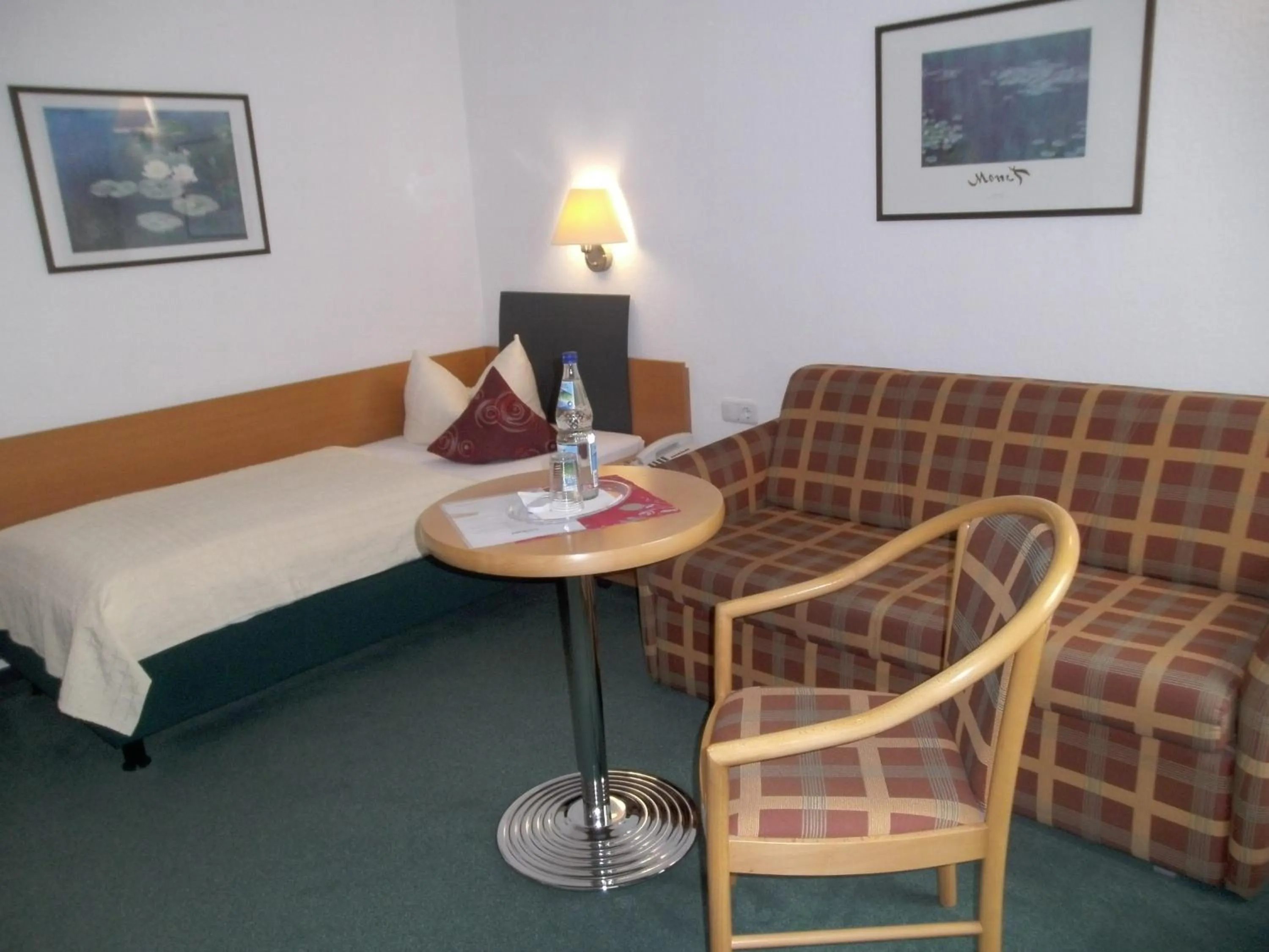 Photo of the whole room, Bed in Hotel Am Wald -GARNI-