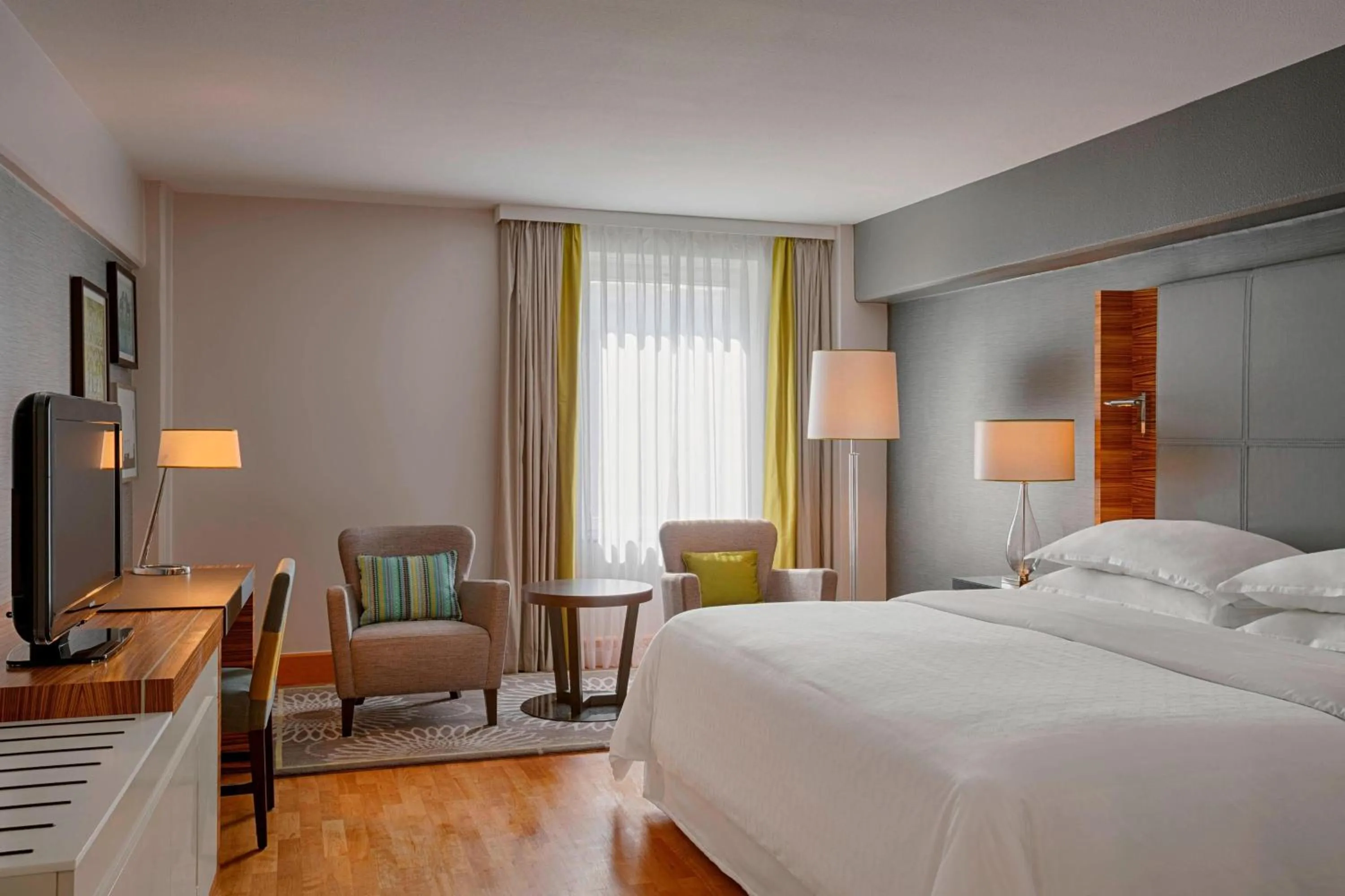 Club King, Club level, Guest room, 1 King in Sheraton Stockholm Hotel