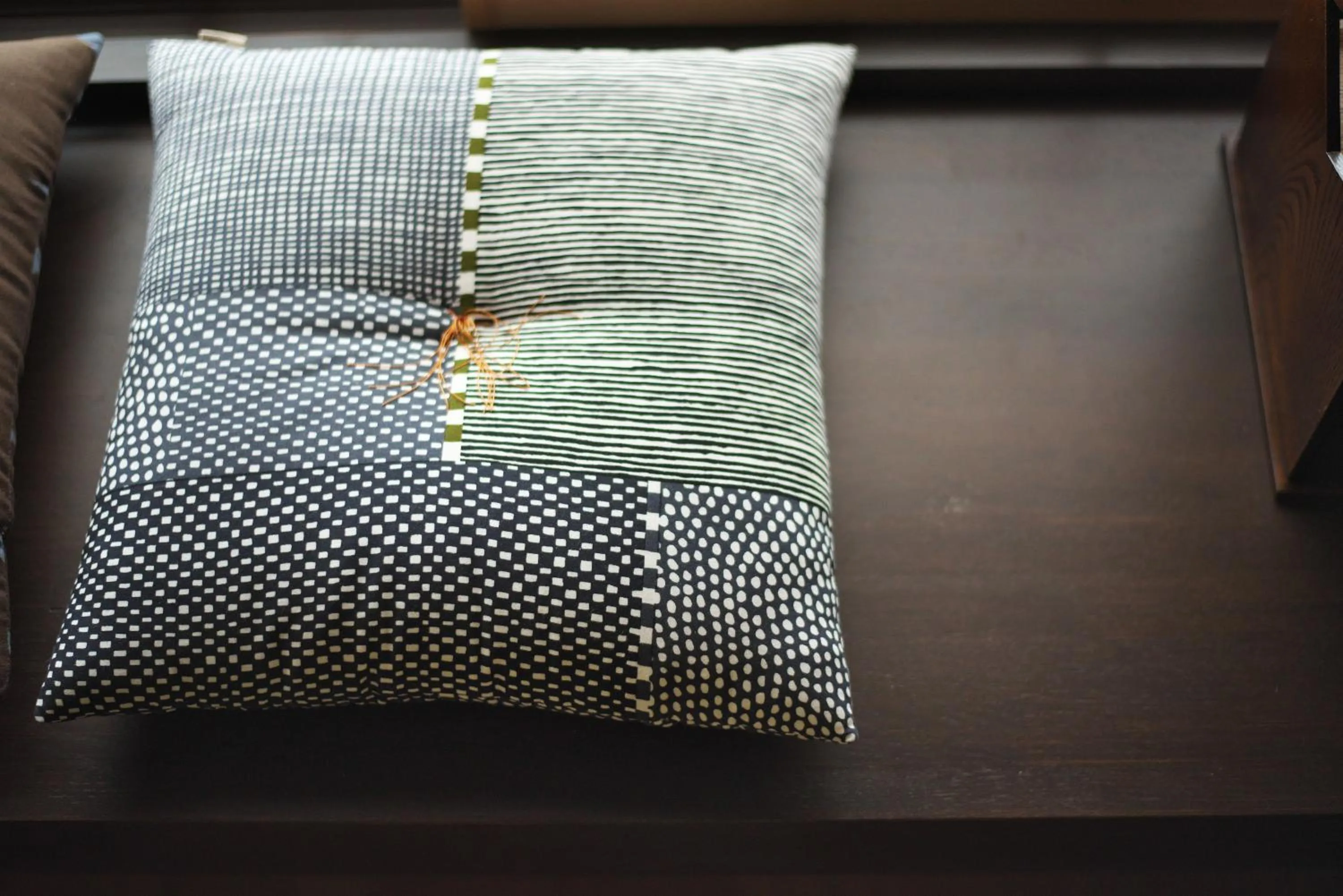 Decorative detail, Bed in Takeya Kitano Bekkan