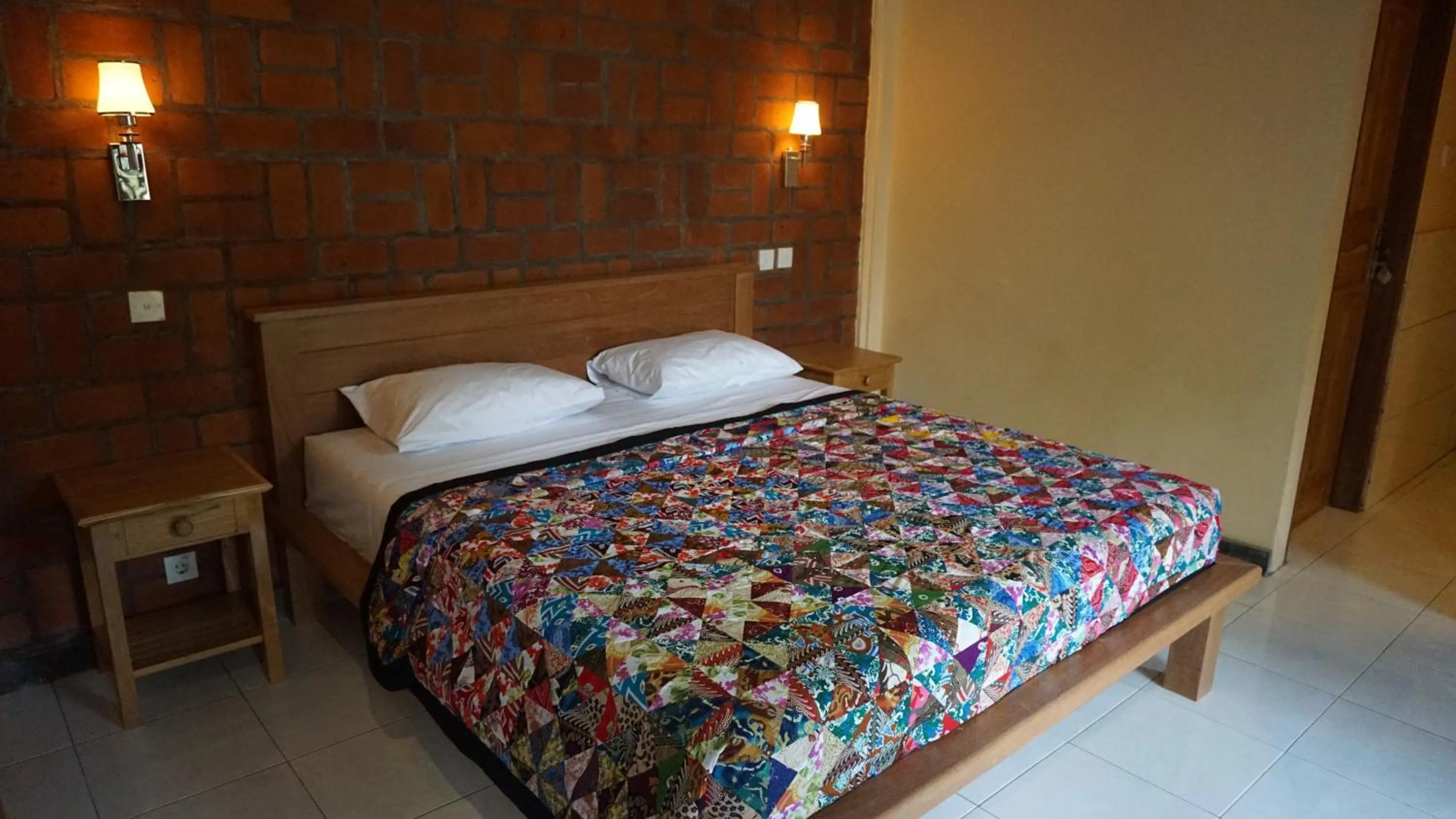Bed in Biorock Homestay & Dive Center Pemuteran