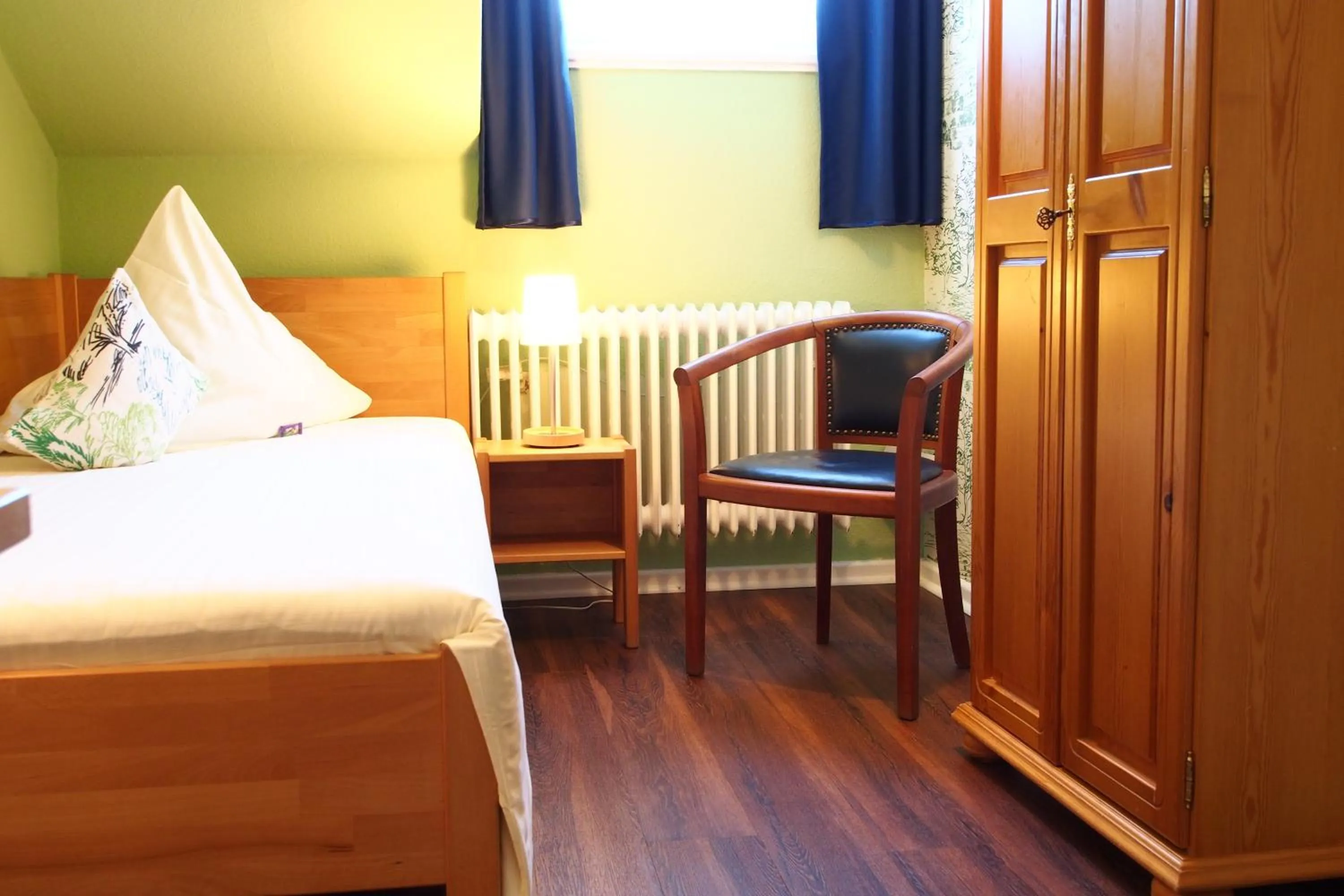 Photo of the whole room, Bed in GastHaus Hotel Bremen