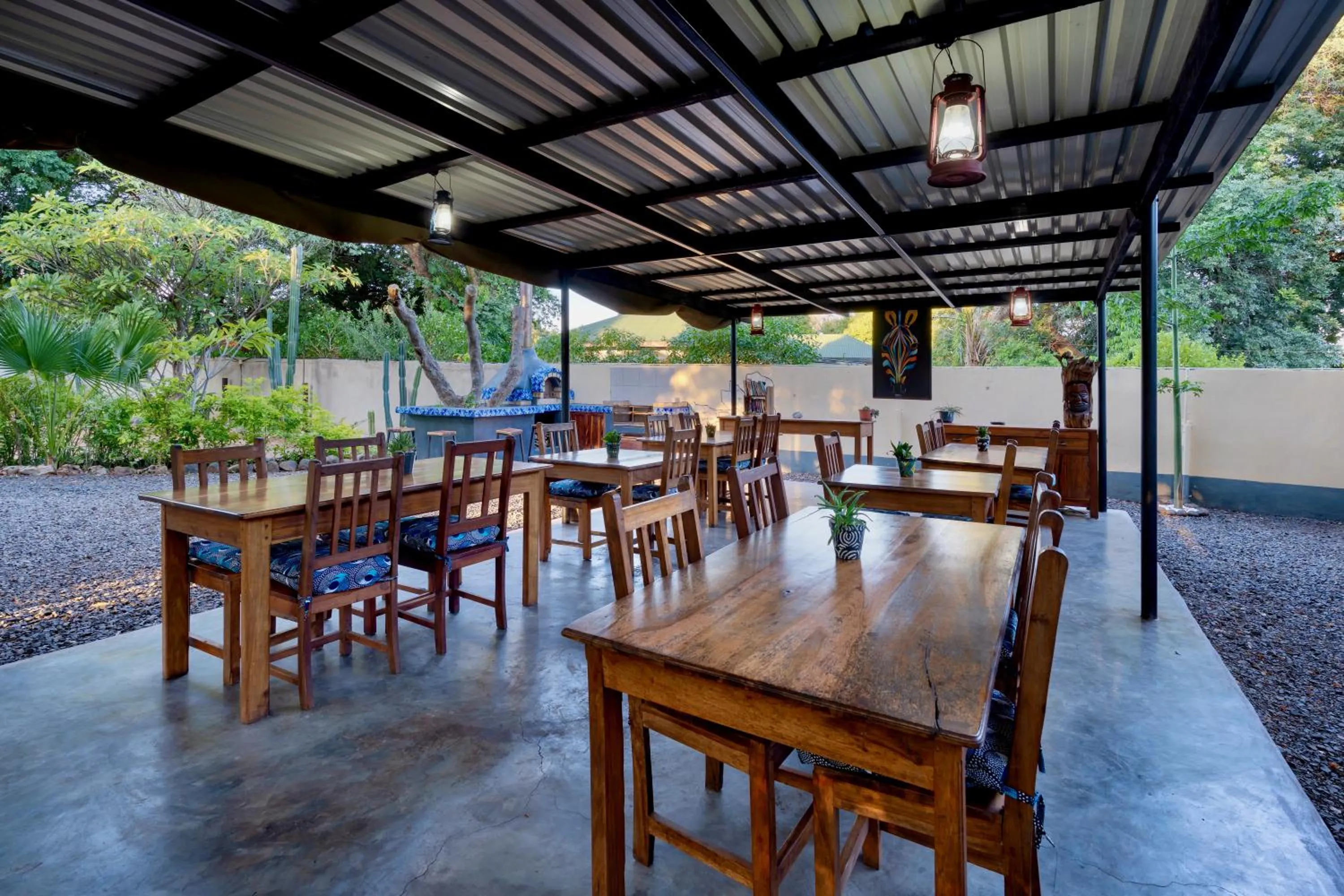 Restaurant/places to eat in Kamunjila Lodge