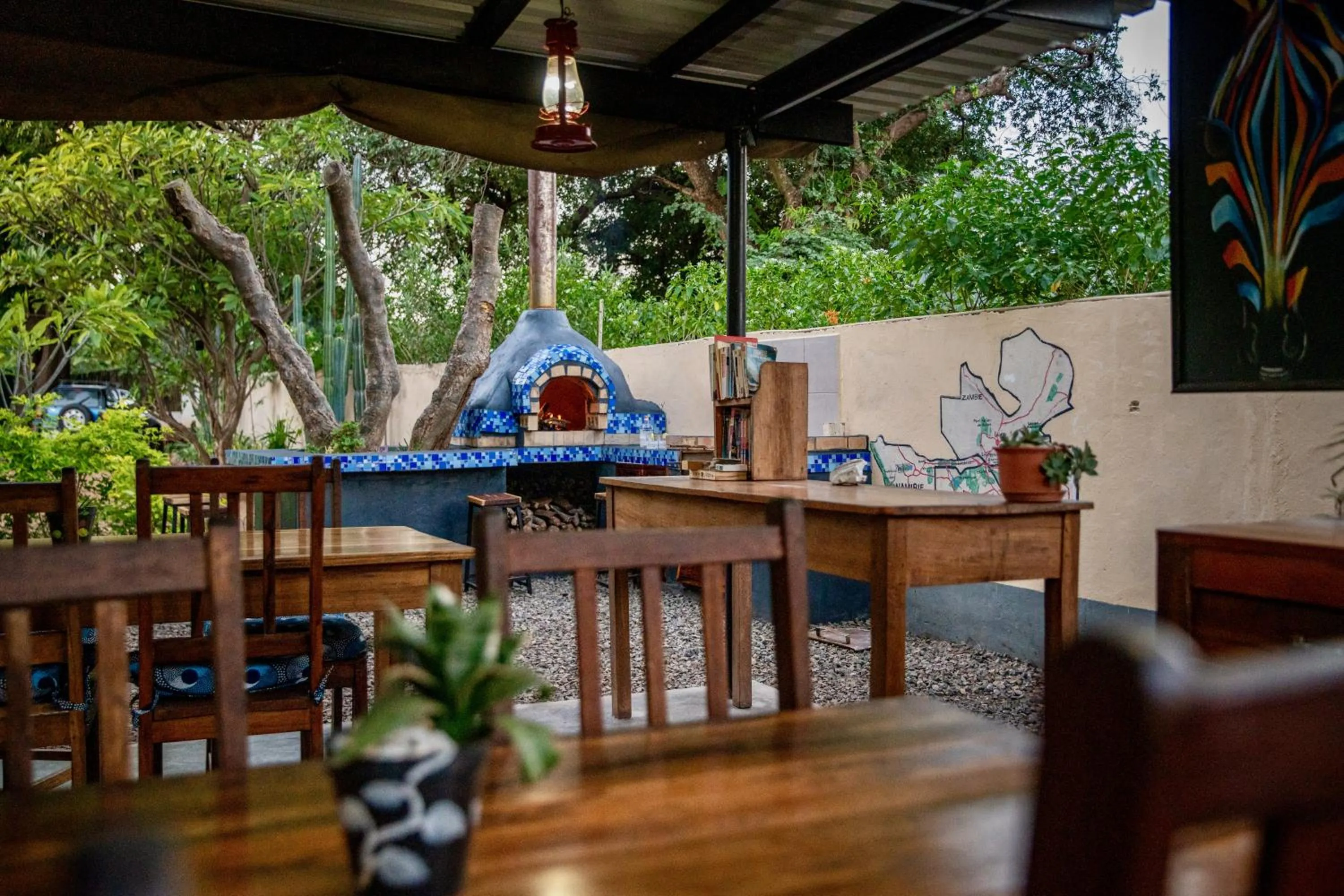 Restaurant/places to eat in Kamunjila Lodge