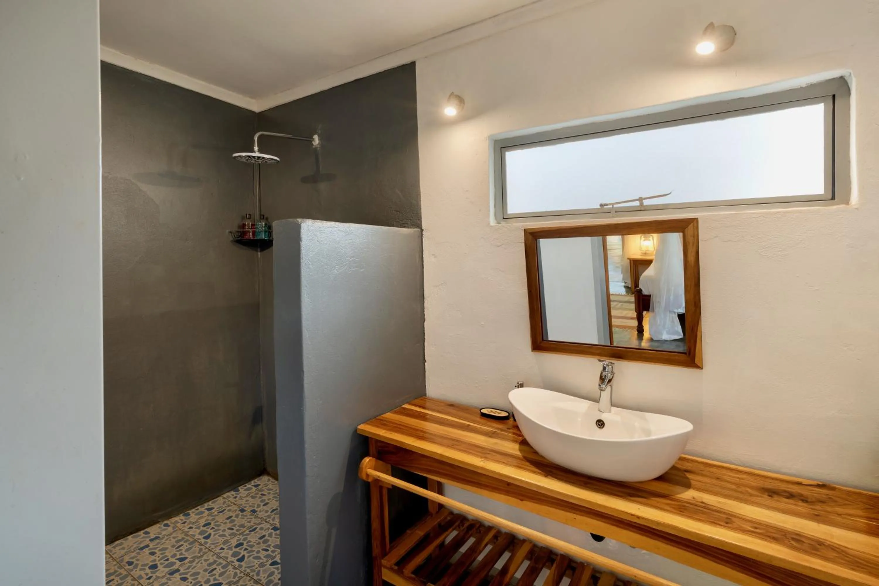 Bathroom in Kamunjila Lodge