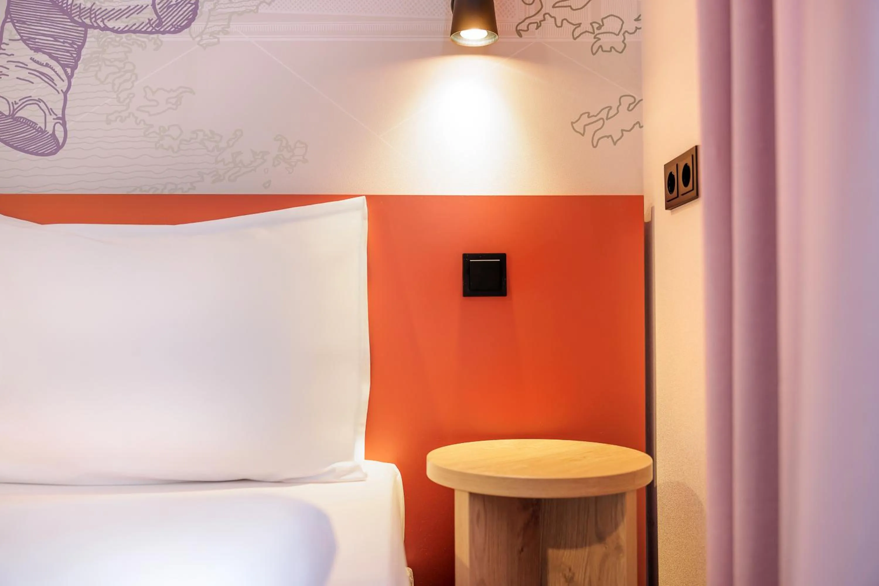 Bed in McDreams Hotel Wuppertal City
