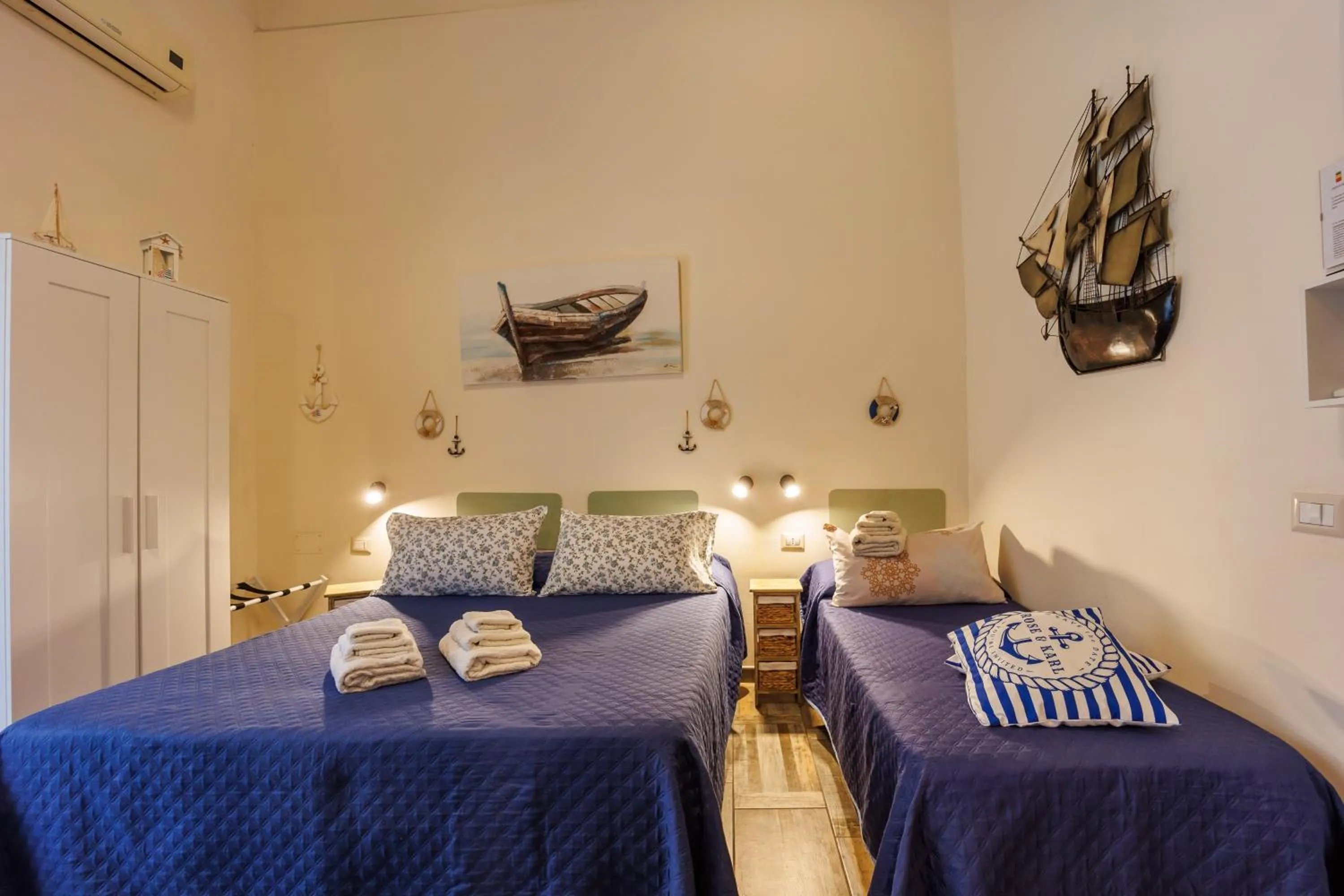 Photo of the whole room, Bed in B&B Bella 'Mbriana Simona