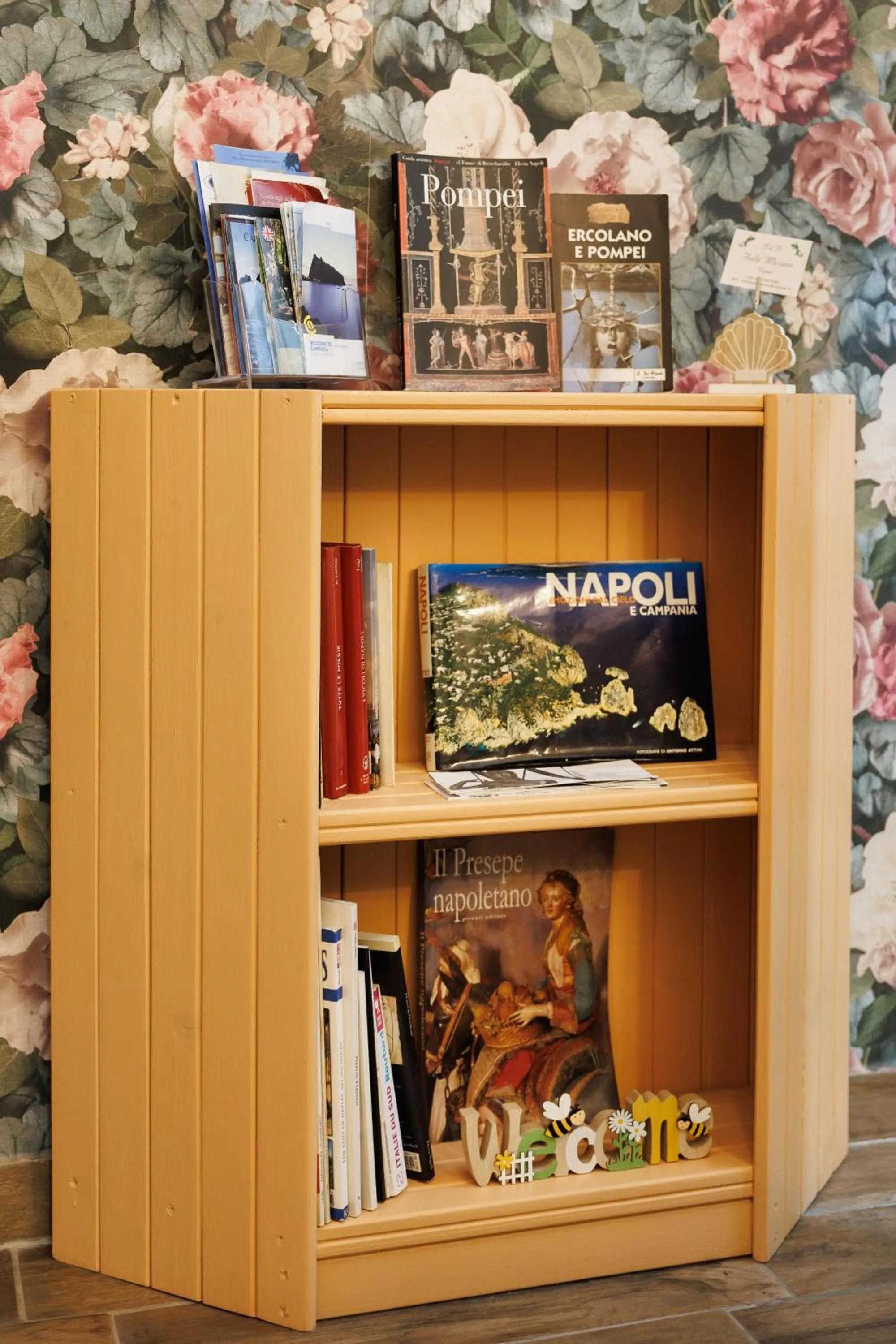 Library in B&B Bella 'Mbriana Simona