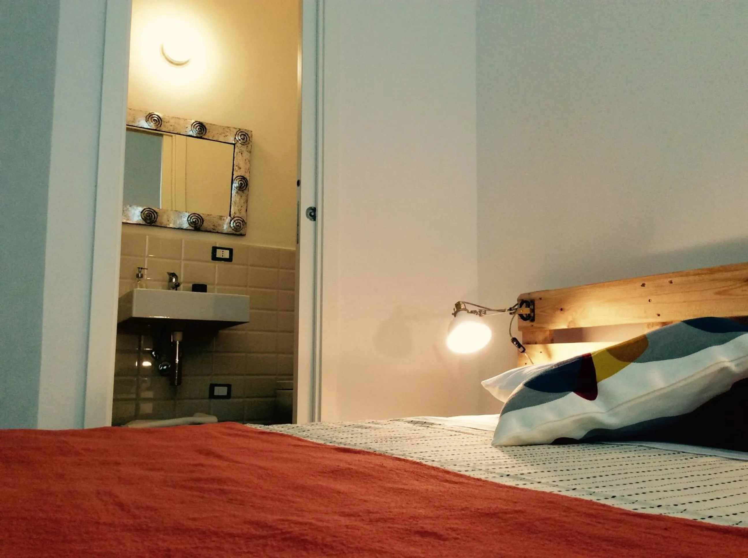 Decorative detail, Bed in B&B Giù le Stelle