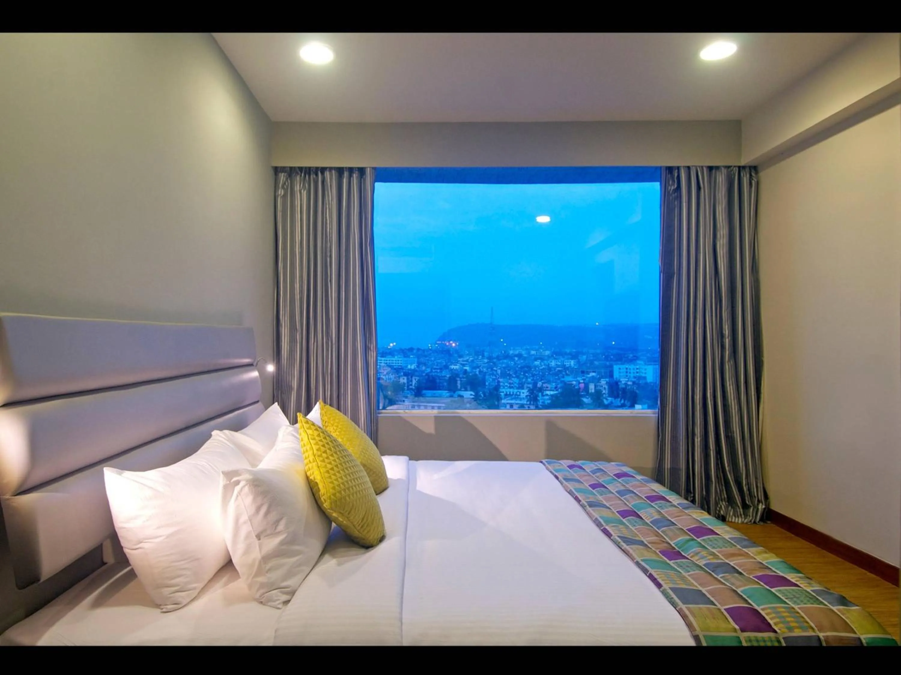 Bedroom, Bed in Keys Select by Lemon Tree Hotels, Visakhapatnam