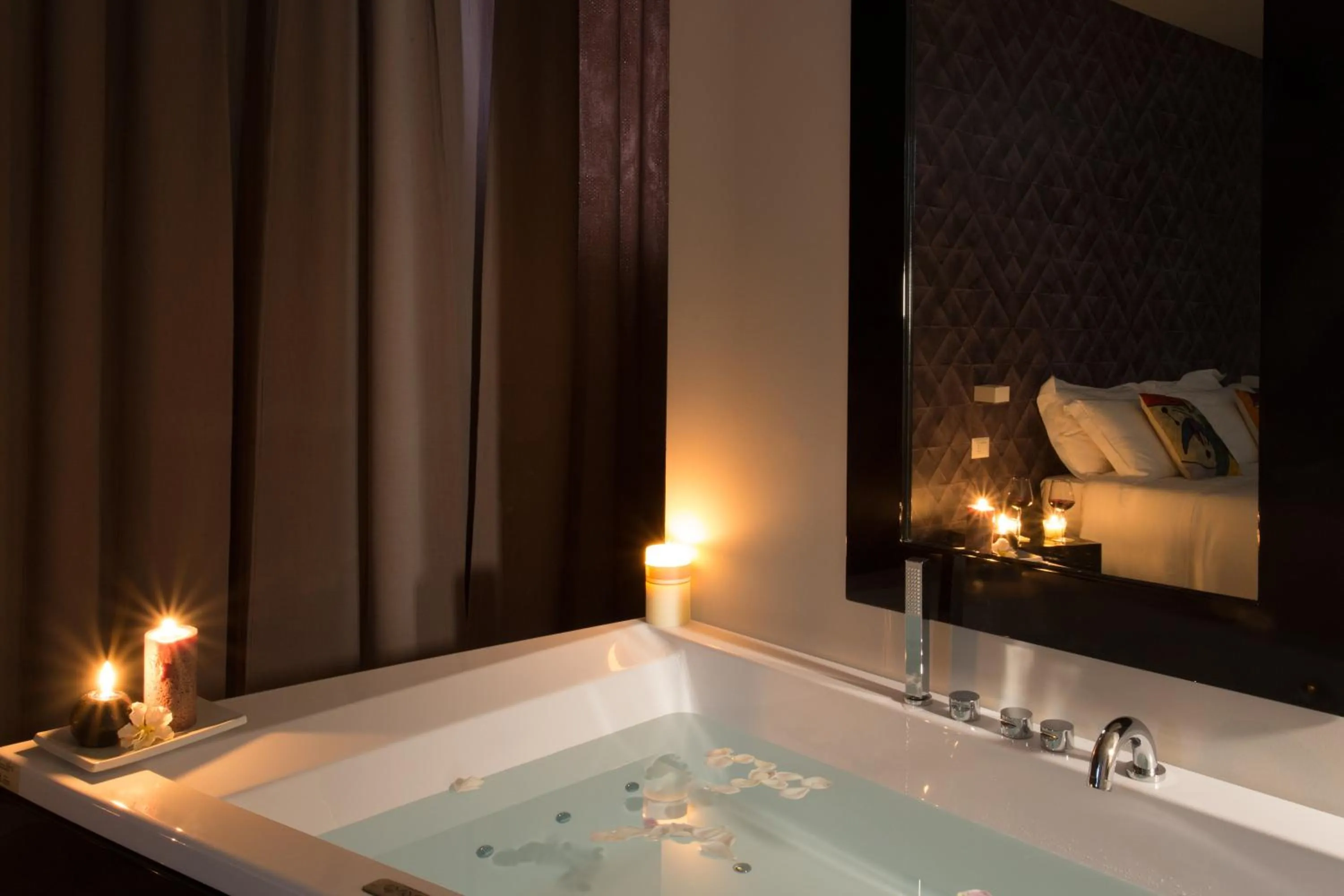 Hot Tub in Kepos Etna Relais & Exclusive Spa