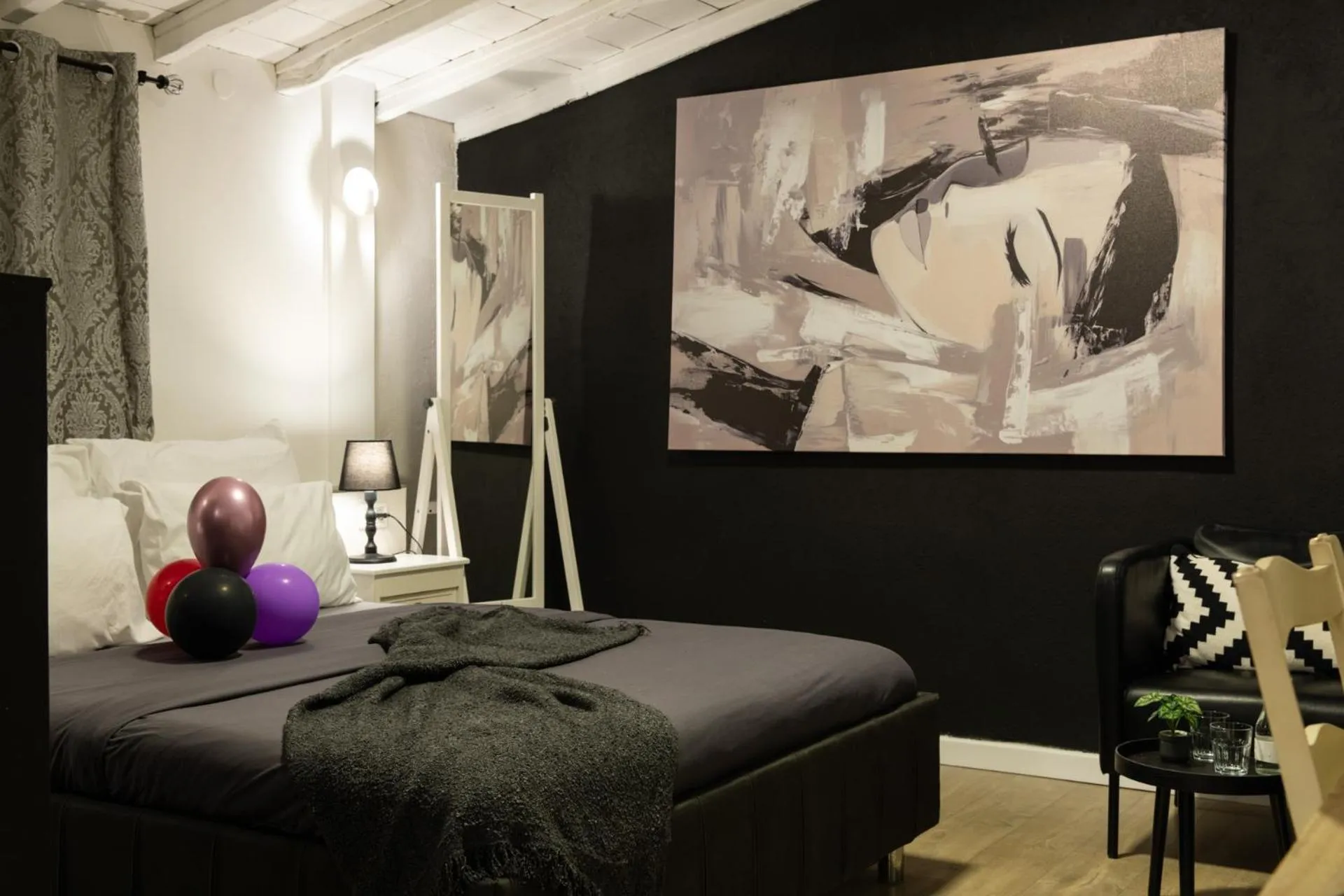 Bedroom, Bed in Carmel Pearl