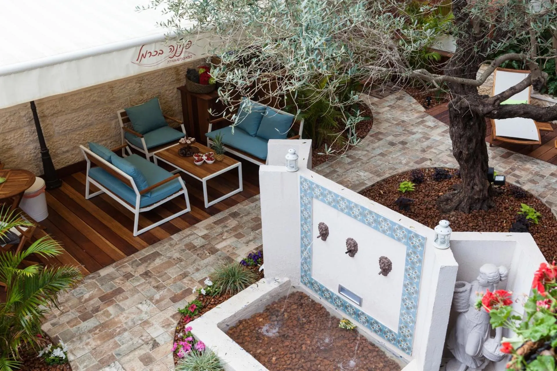 Garden in Carmel Pearl