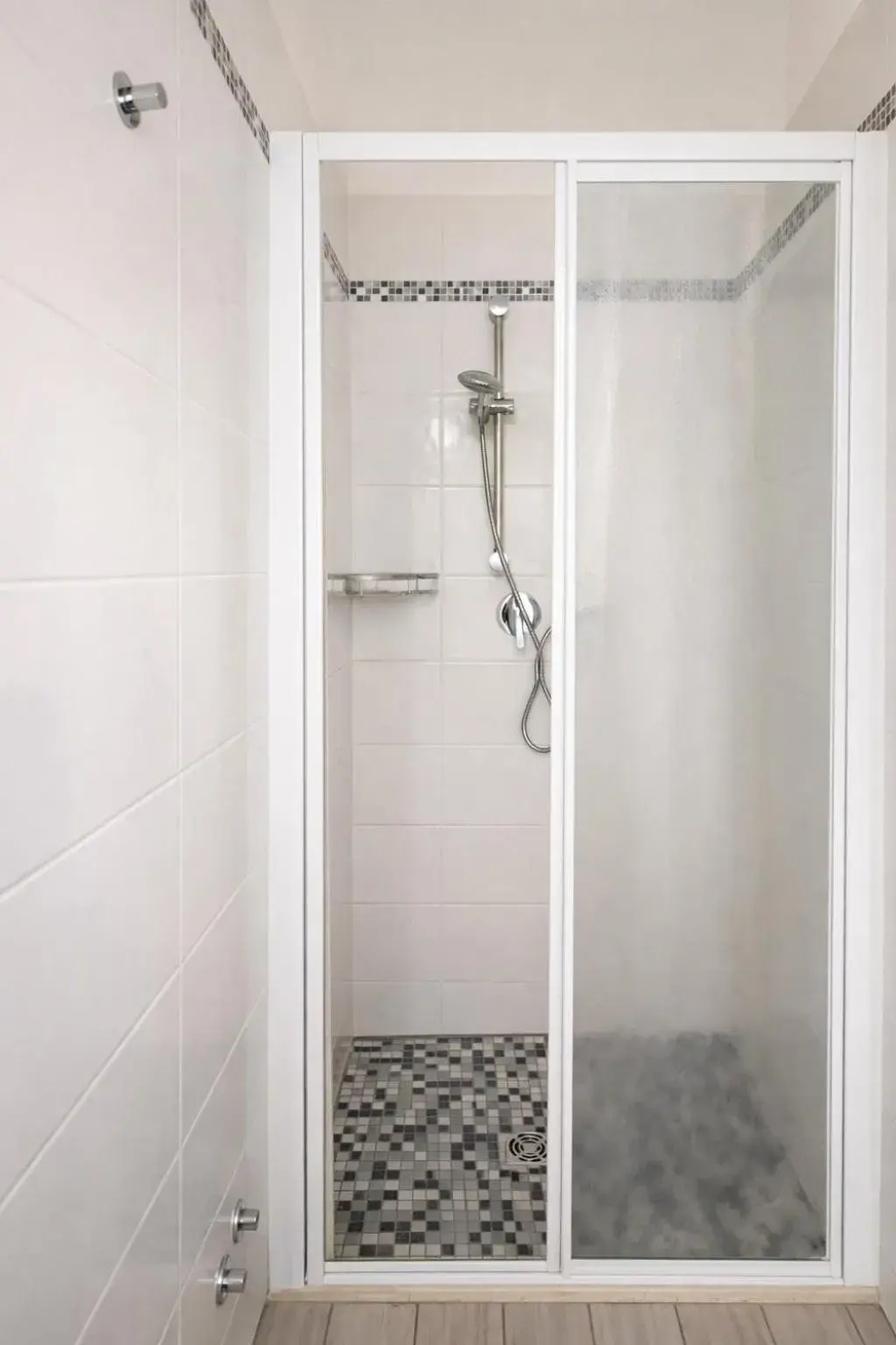 Quadruple Room in Hotel Sasselli Dipendenza Hotel Zamagna Quadruple Room in Hotel Sasselli Dipendenza Hotel Zamagna