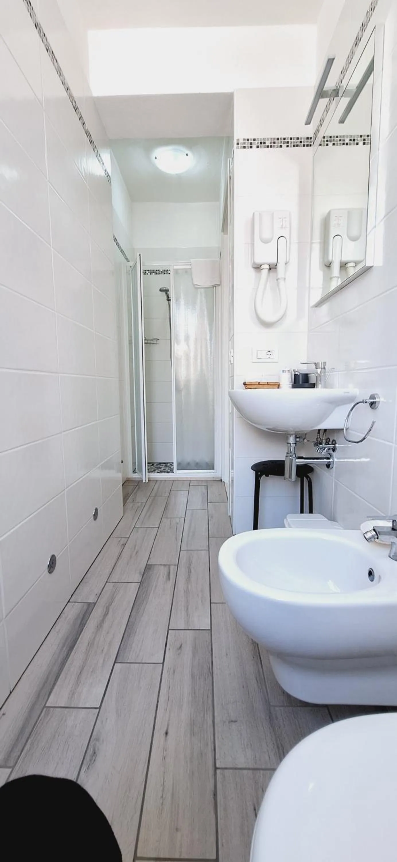 Shower in Hotel Sasselli