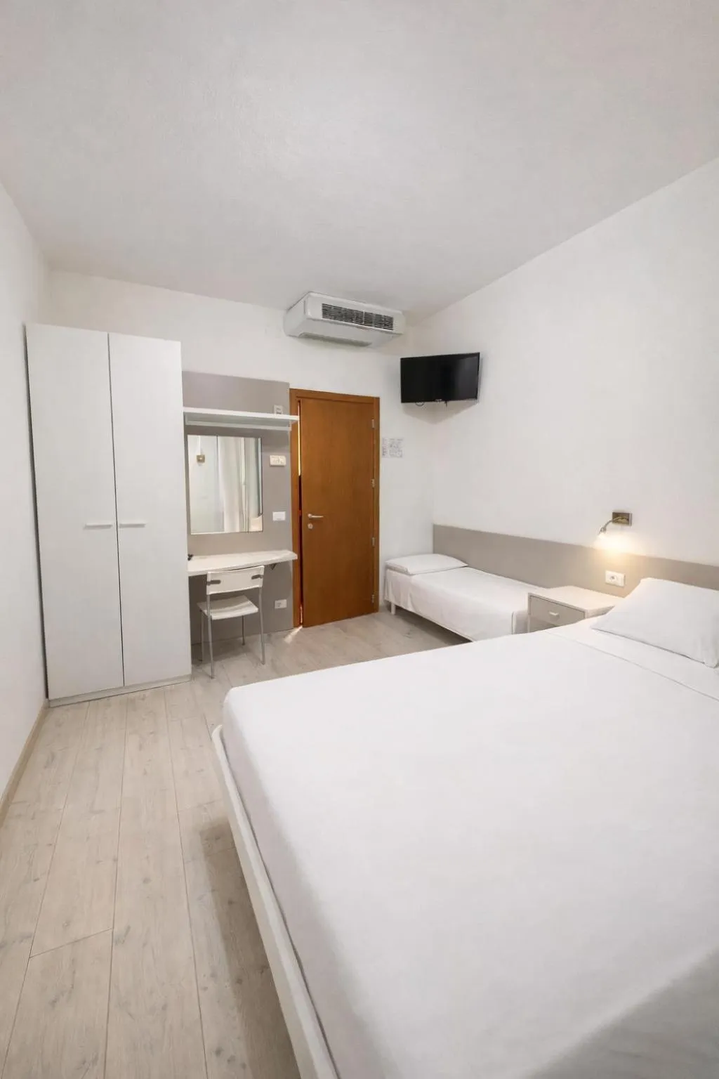 Bed in Hotel Sasselli Dipendenza Hotel Zamagna