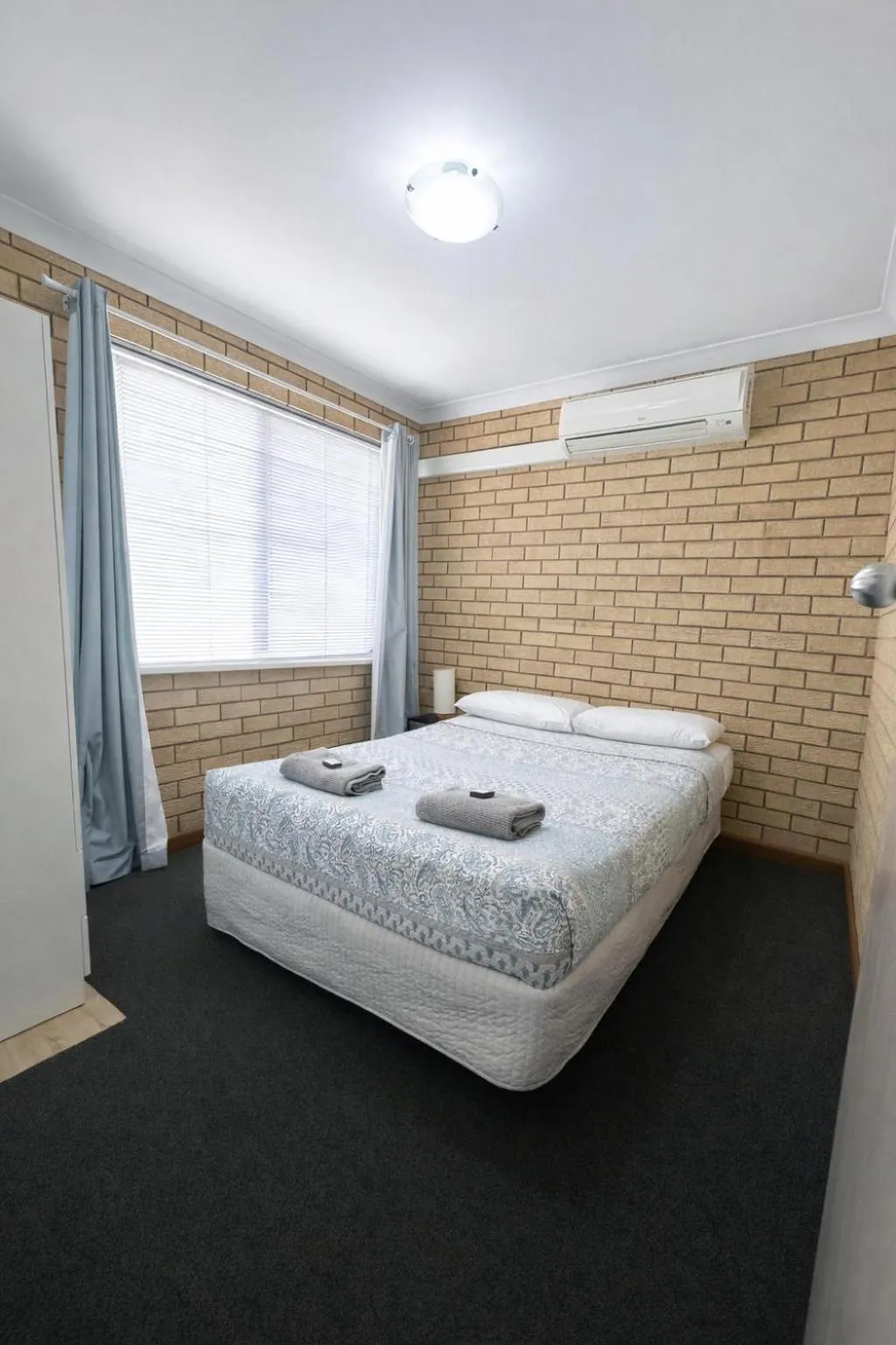 Bedroom, Bed in Ocean View Villas