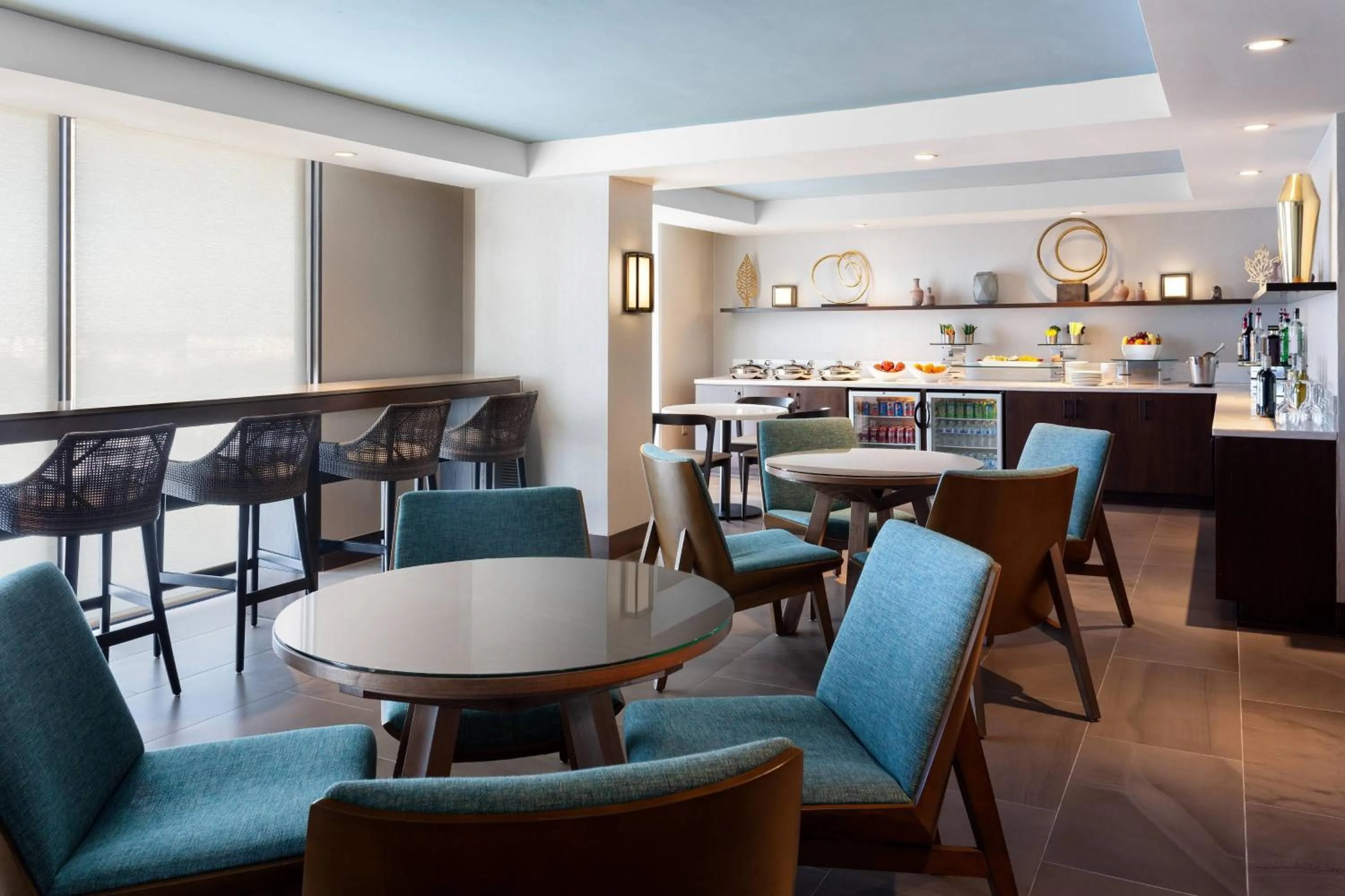 Lounge or bar in Marriott Orlando Airport Lakeside