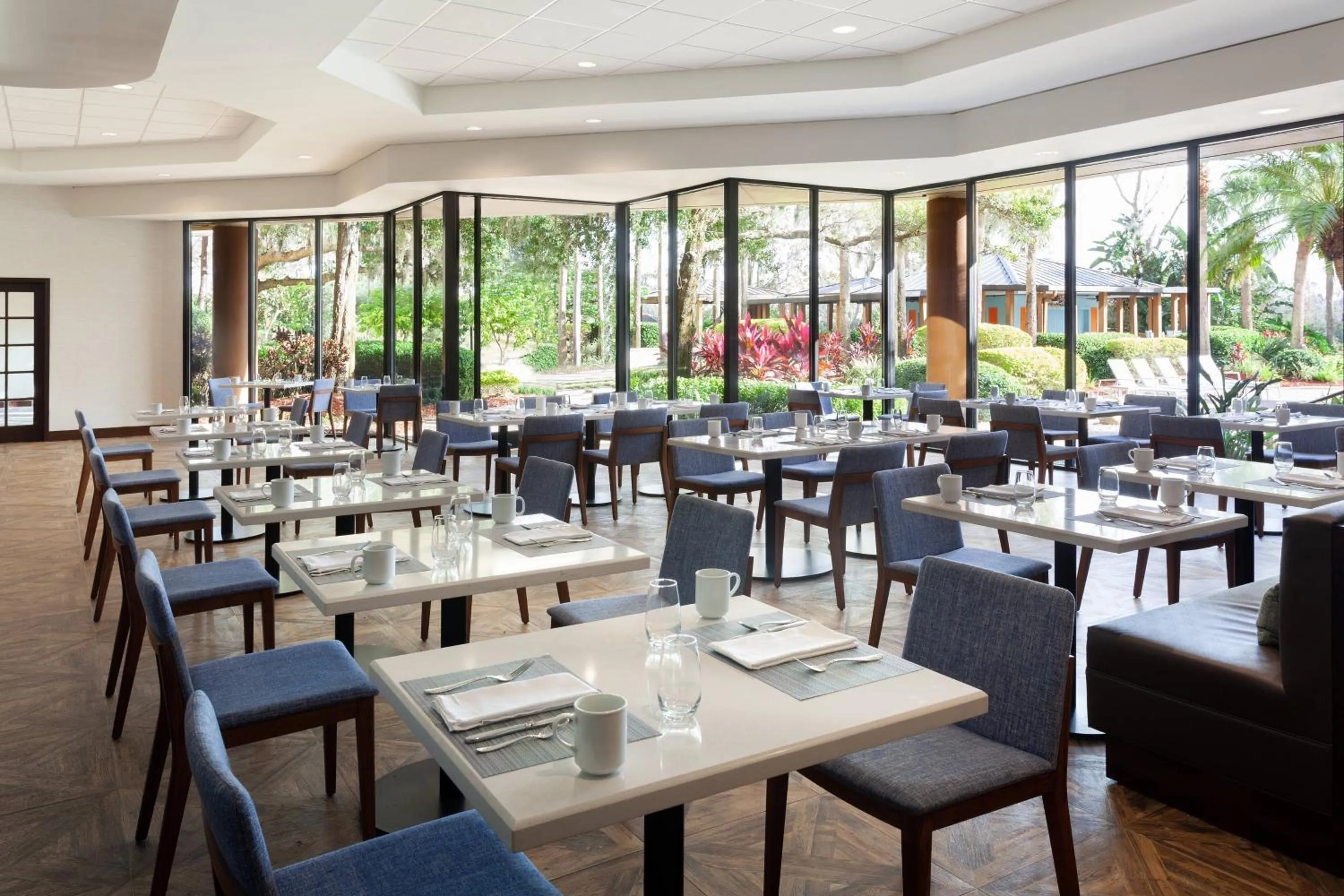 Restaurant/places to eat in Marriott Orlando Airport Lakeside