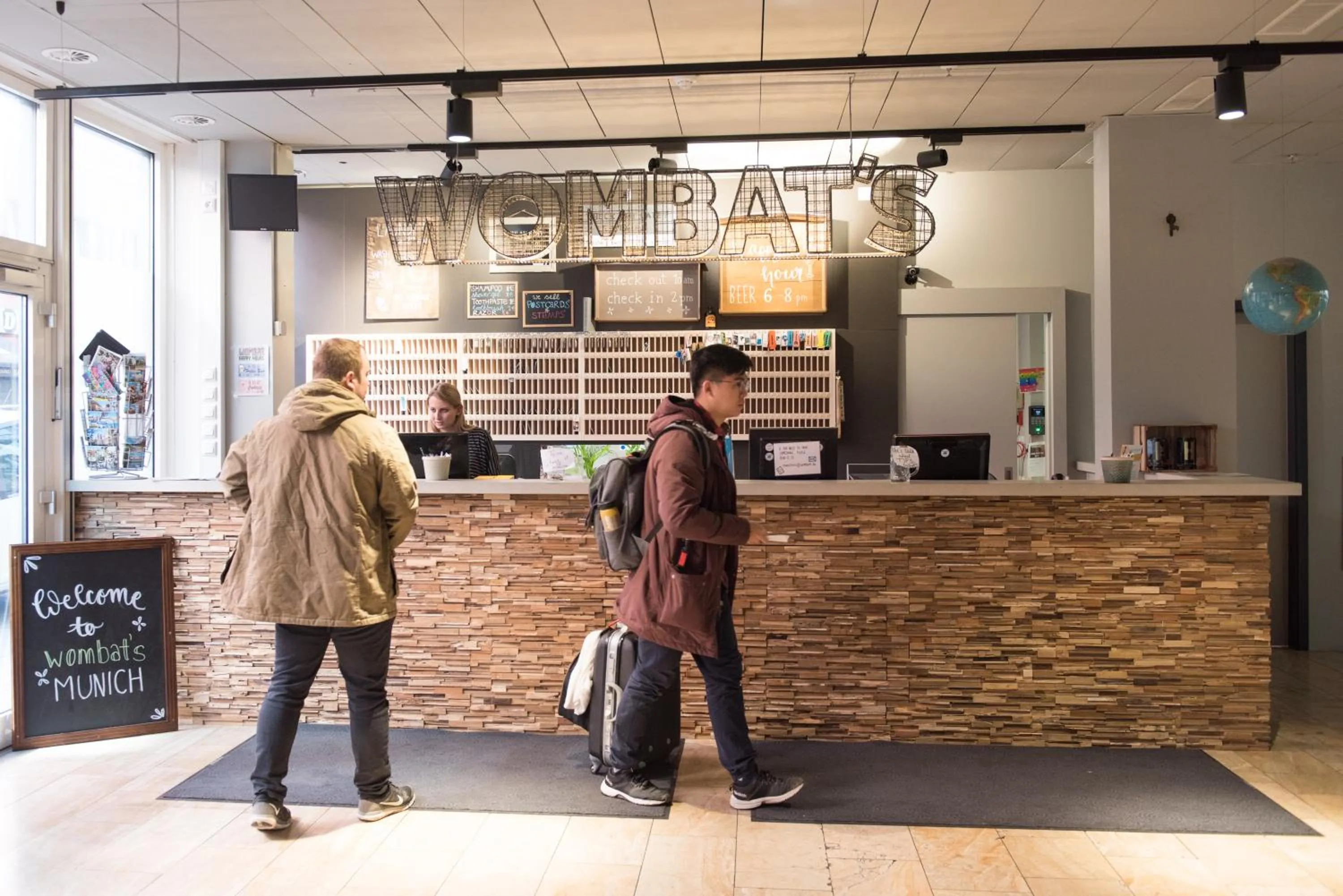 Lobby or reception in Wombat's City Hostel Munich Hauptbahnhof