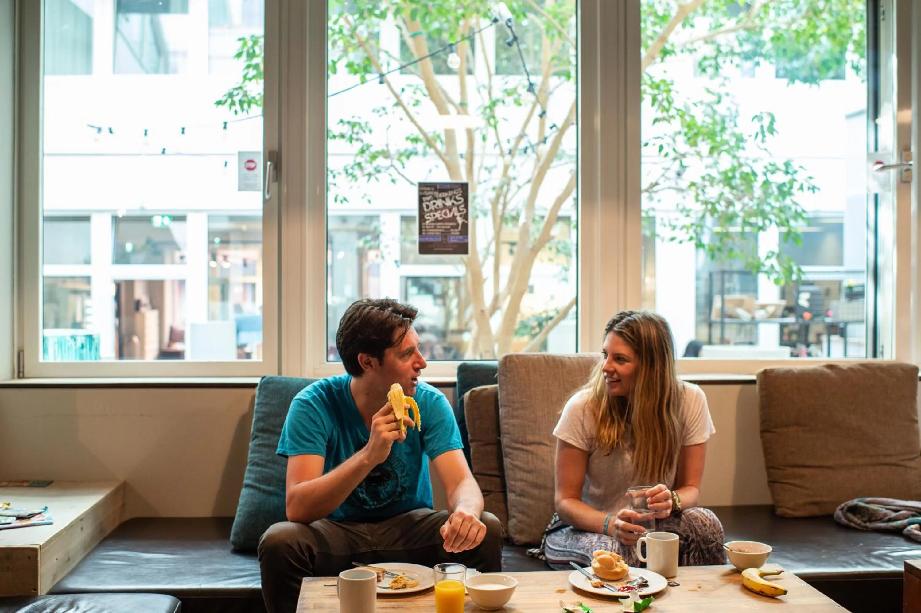 People in Wombat's City Hostel Munich Hauptbahnhof