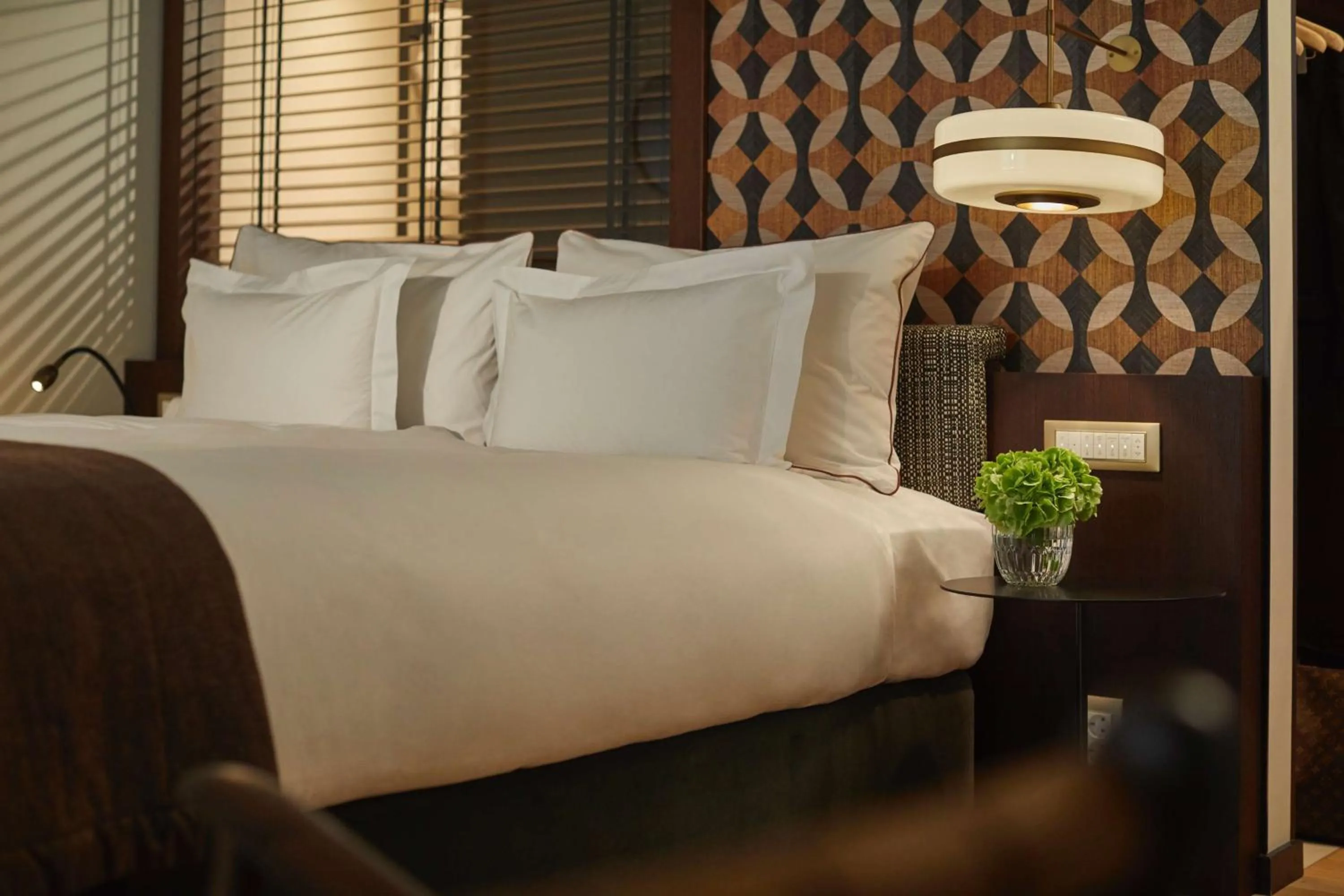 Bed in Infinity Hotel & Conference Resort Munich