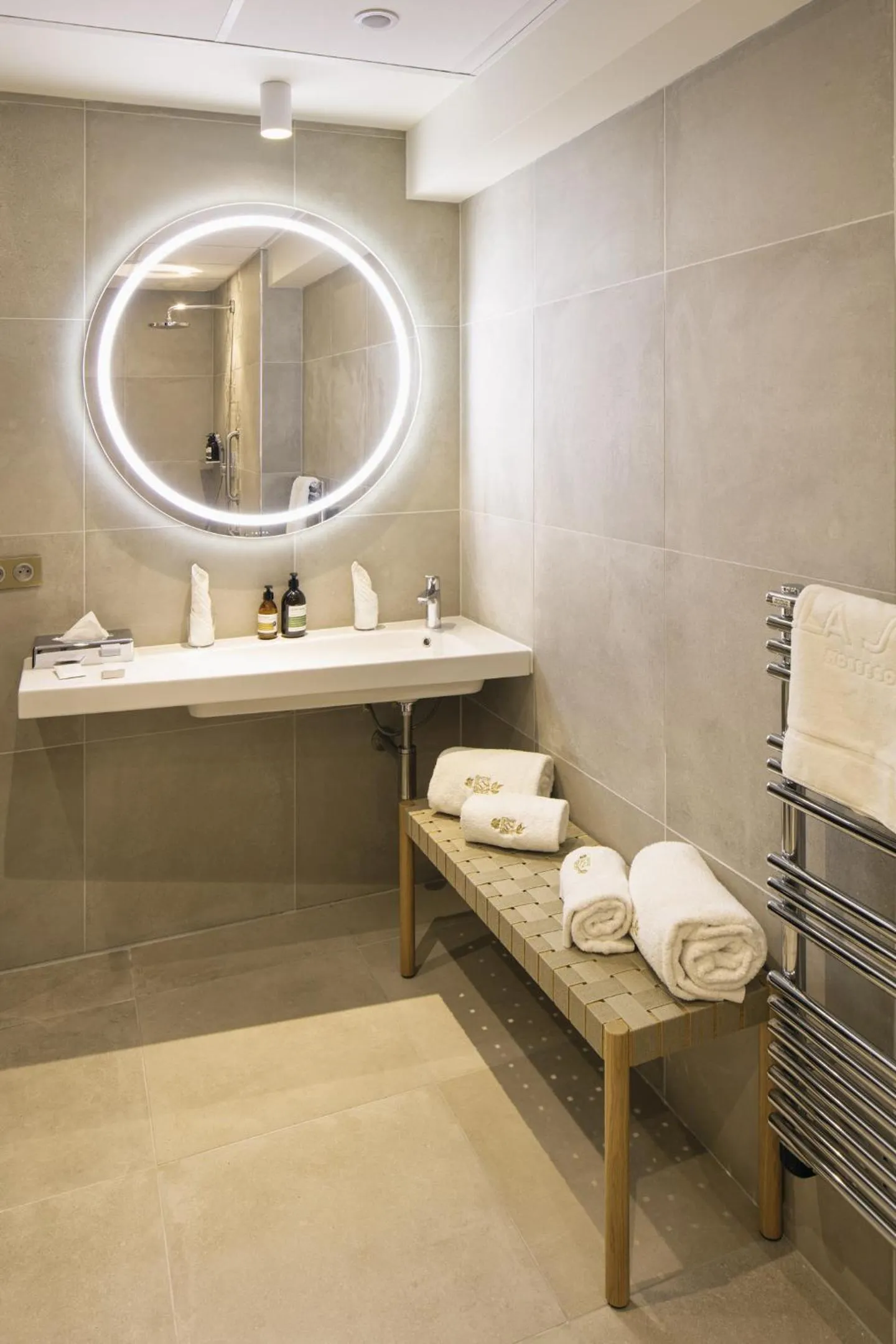 Bathroom in Hôtel & Spa Villa Seren