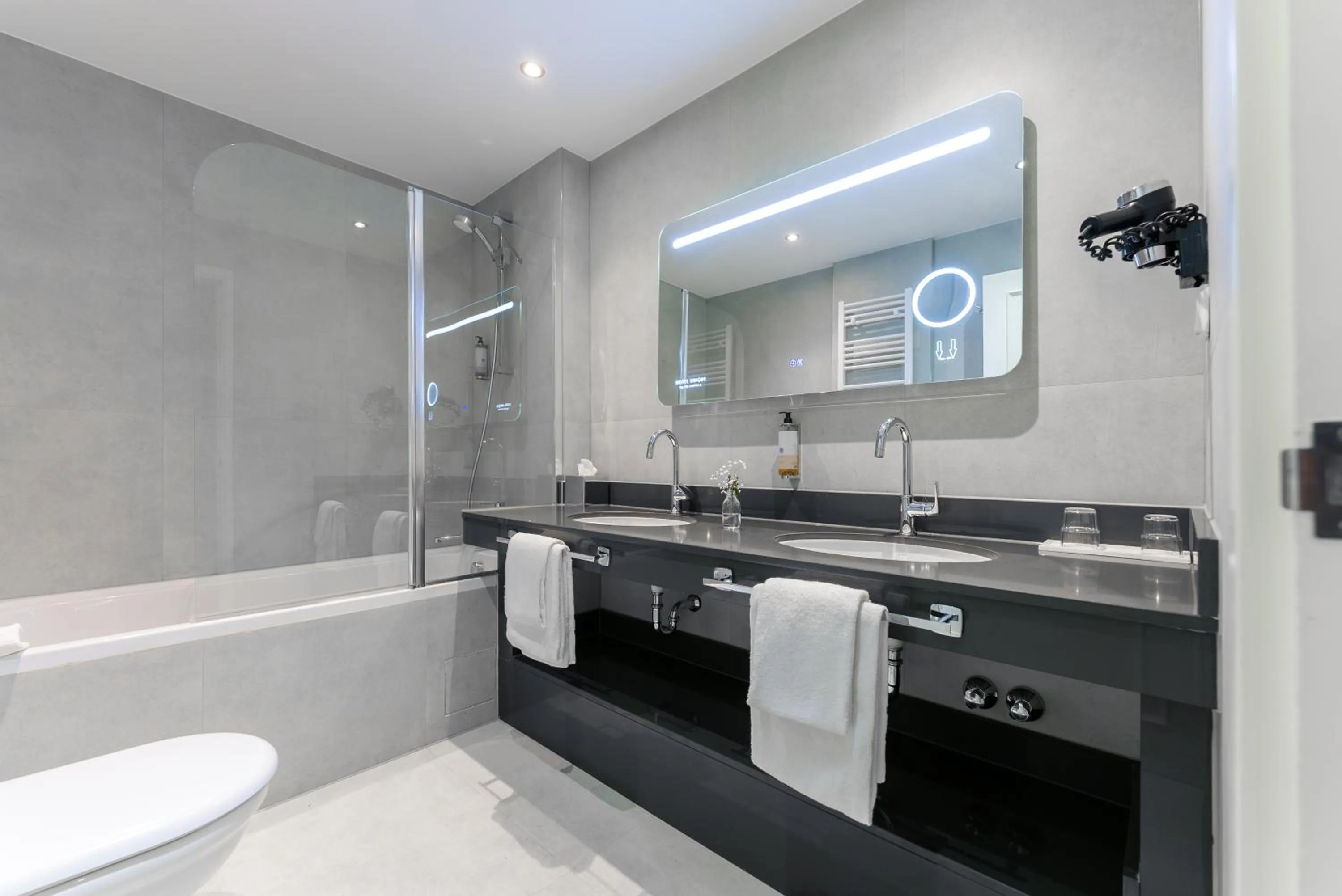 Bathroom in Hotel Unique Dortmund Hauptbahnhof