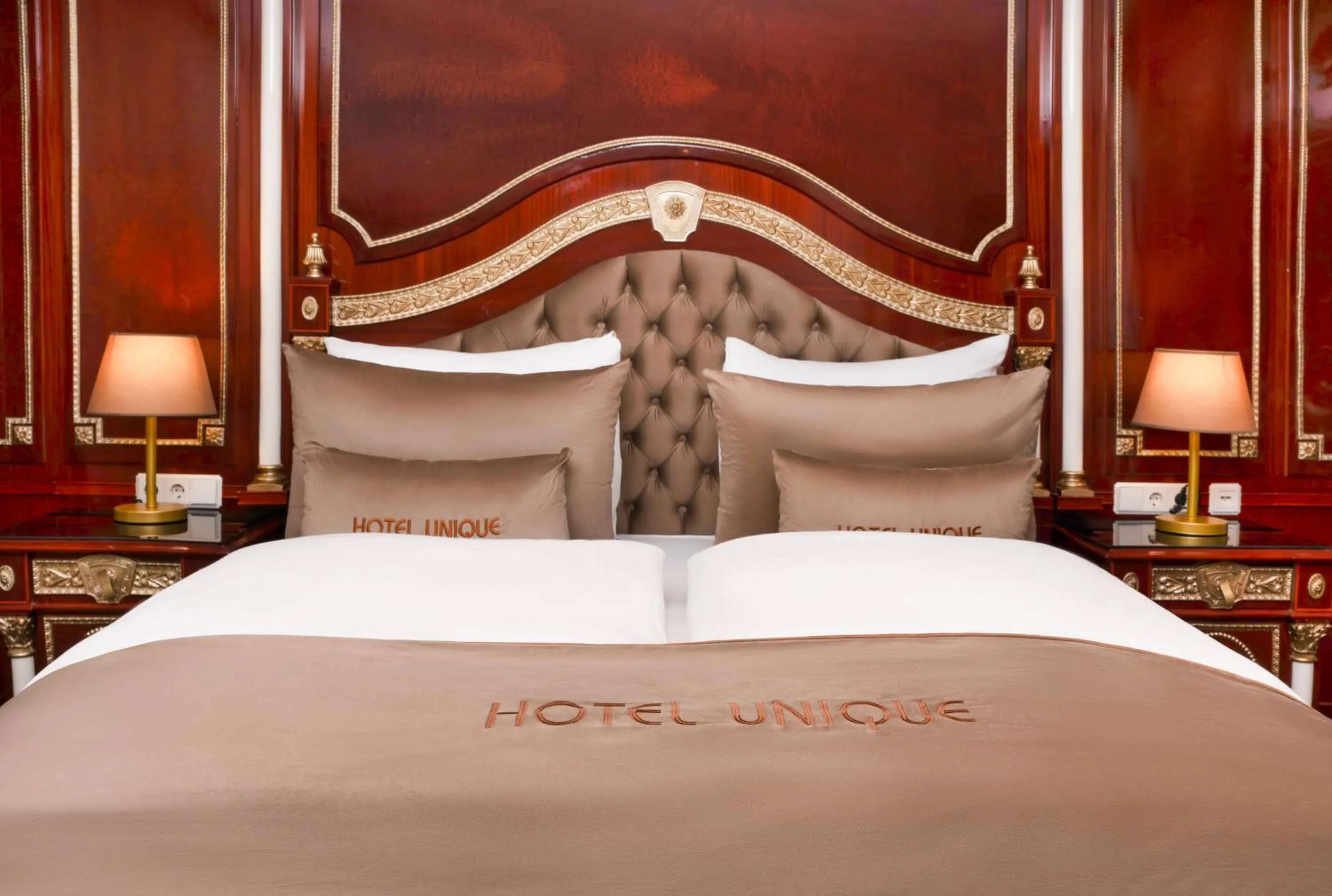 Photo of the whole room, Bed in Hotel Unique Dortmund Hauptbahnhof