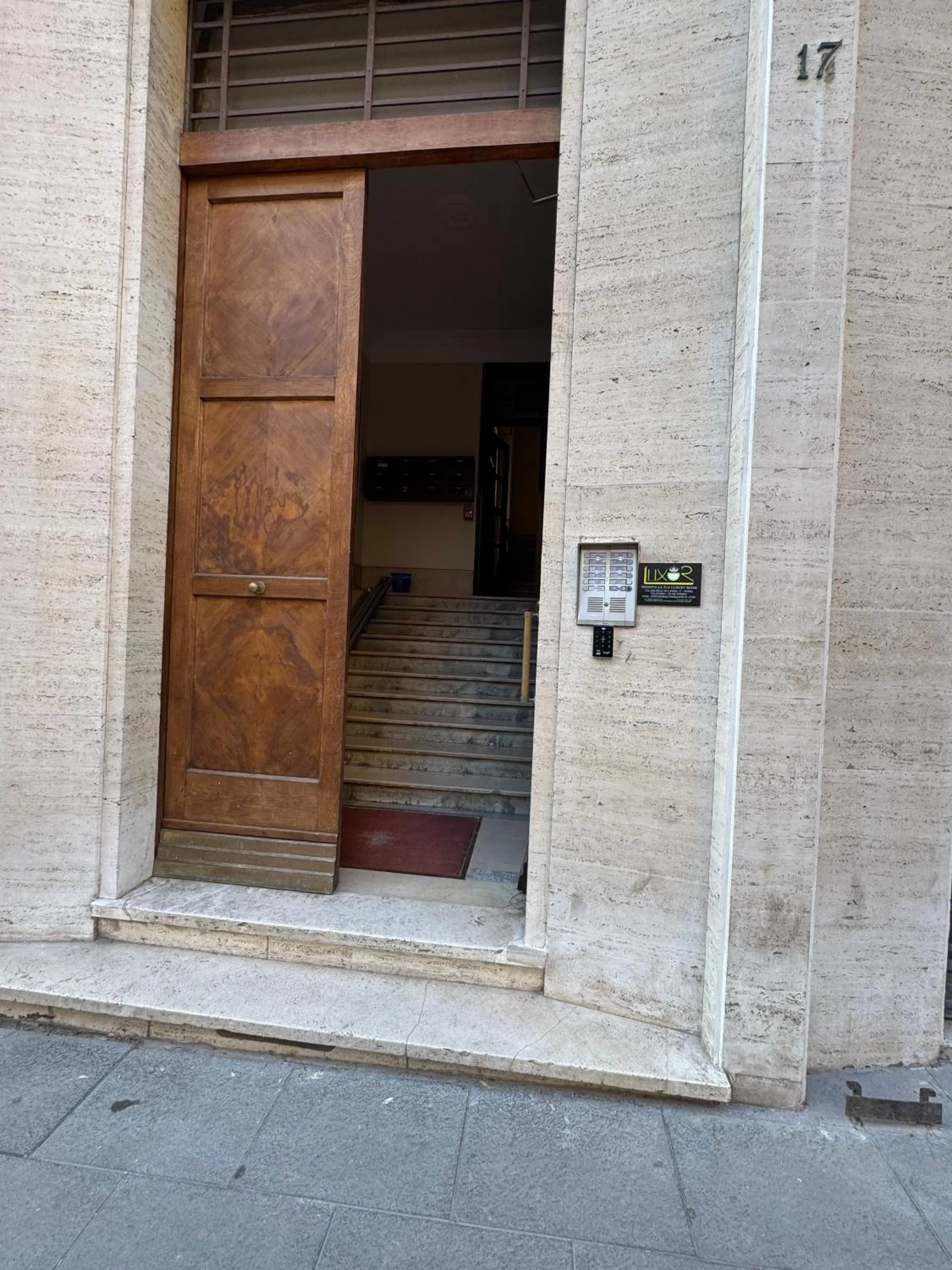 Property building in Fashion Lux