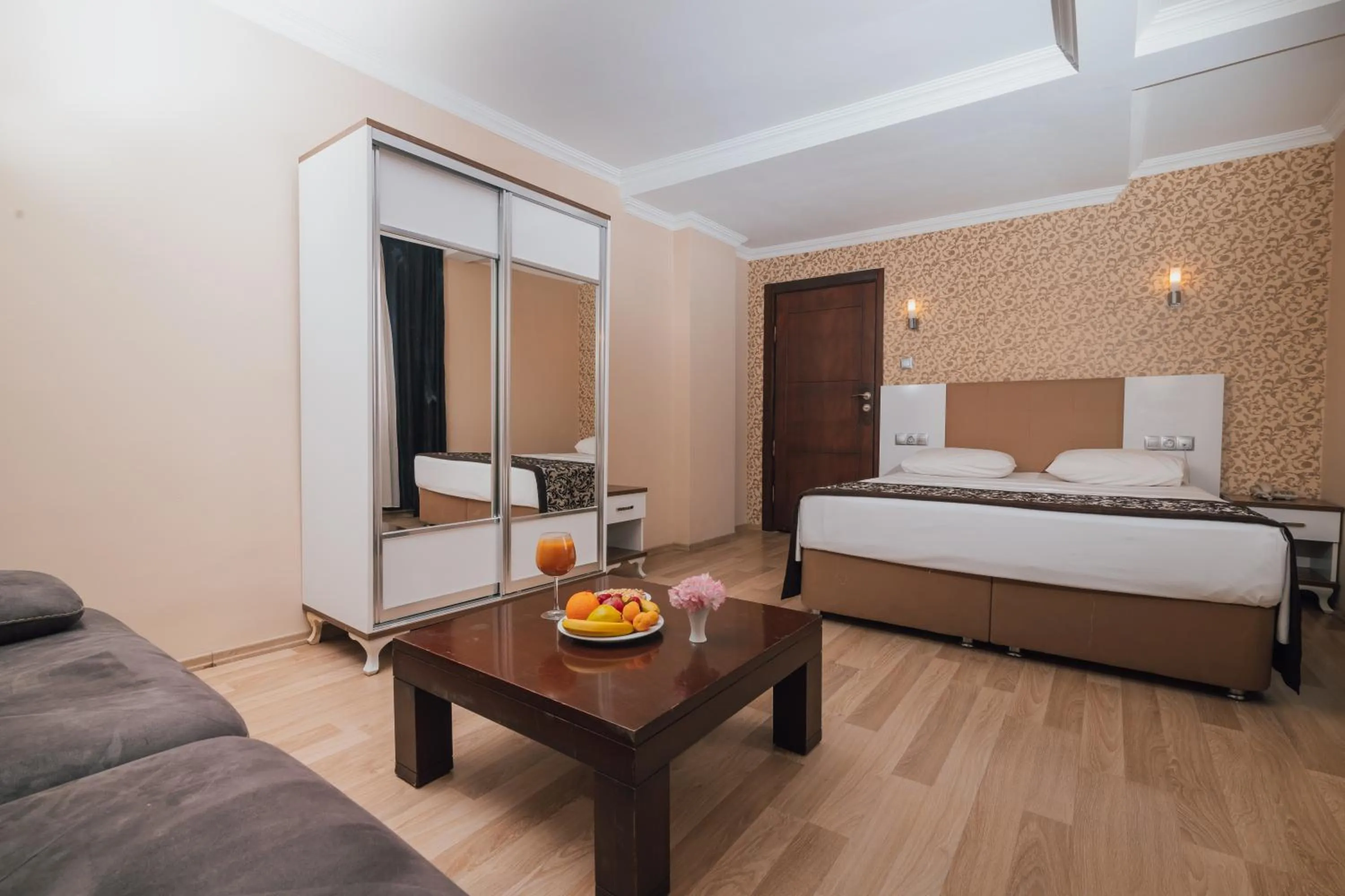 Bedroom, Bed in Konak Park Hotel