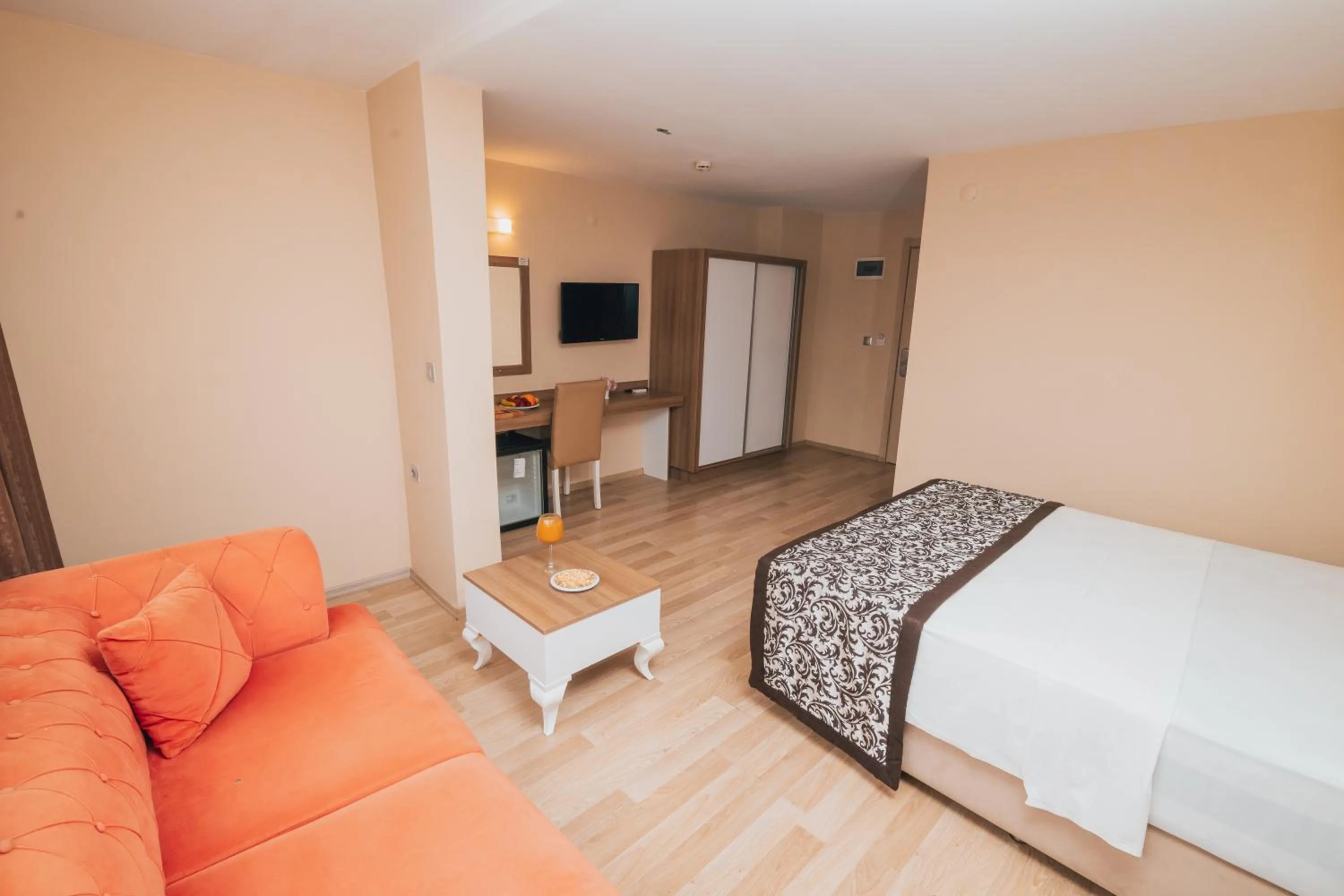 Photo of the whole room, Bed in Konak Park Hotel