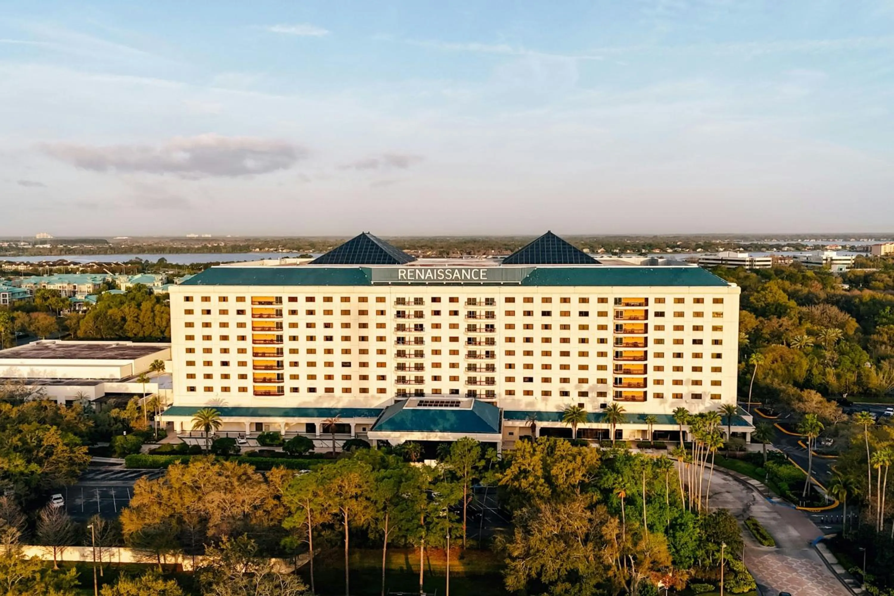 Property building in Renaissance Orlando at SeaWorld®