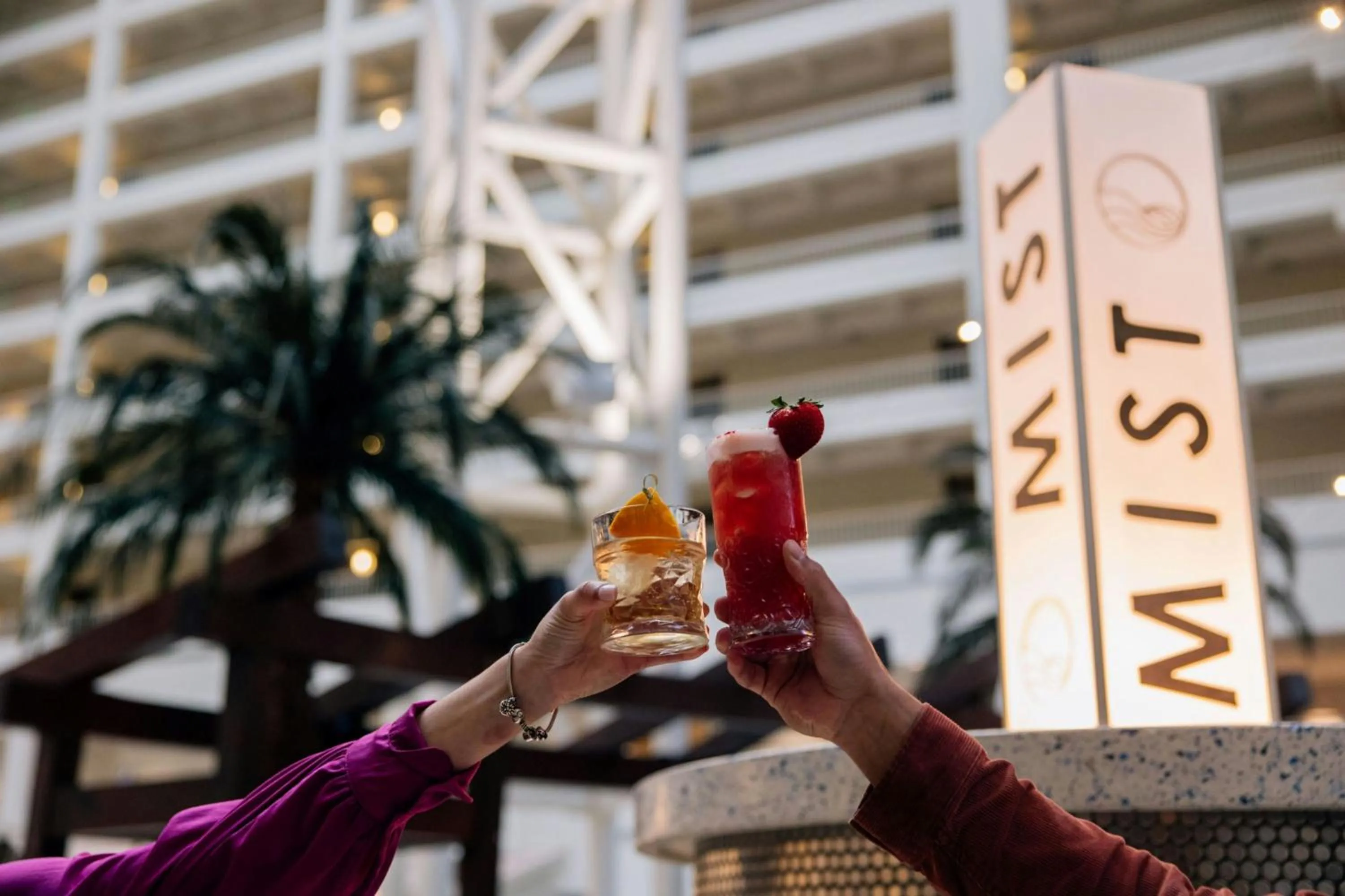 Lounge or bar in Renaissance Orlando at SeaWorld®