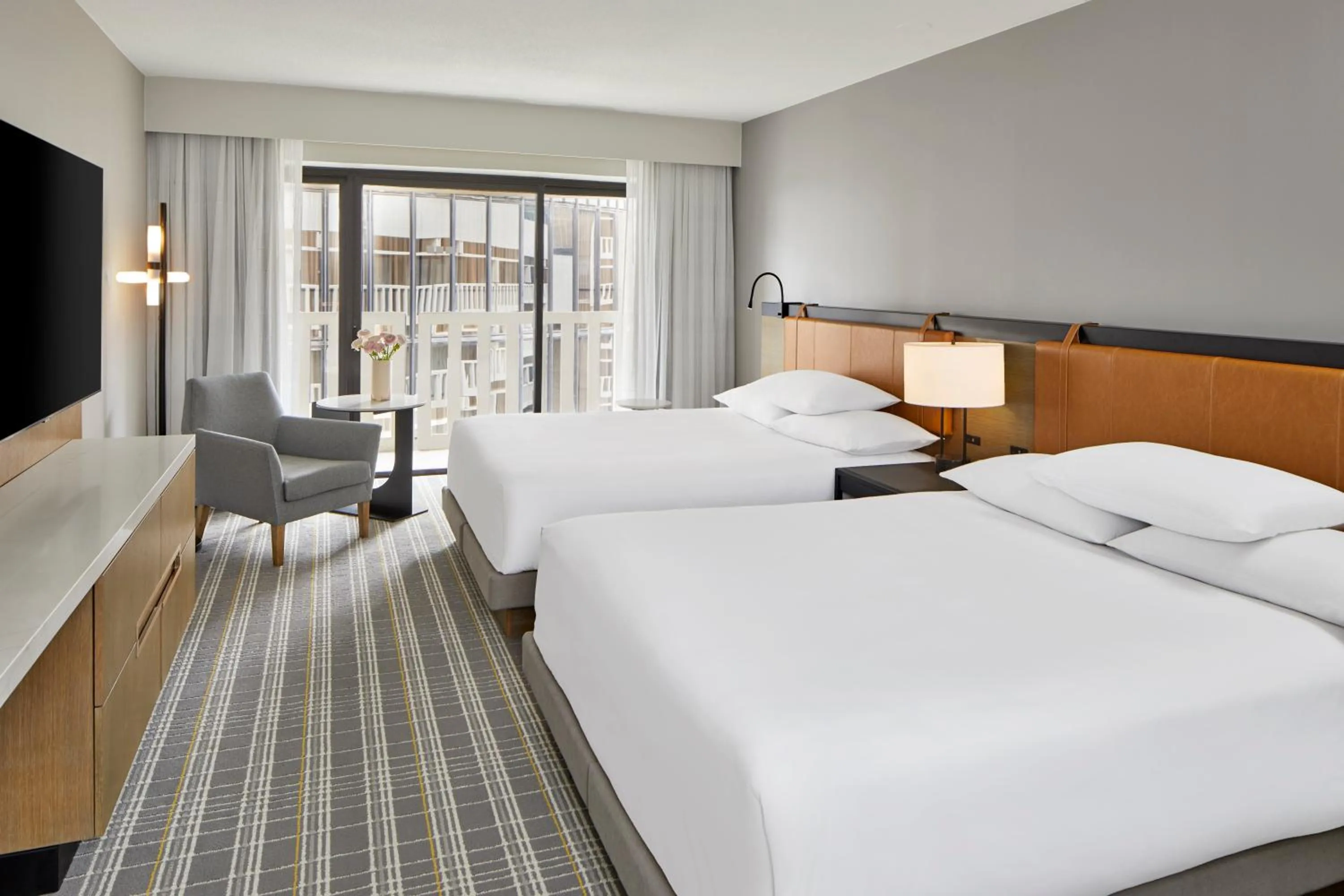 Photo of the whole room, Bed in Hyatt Regency Atlanta