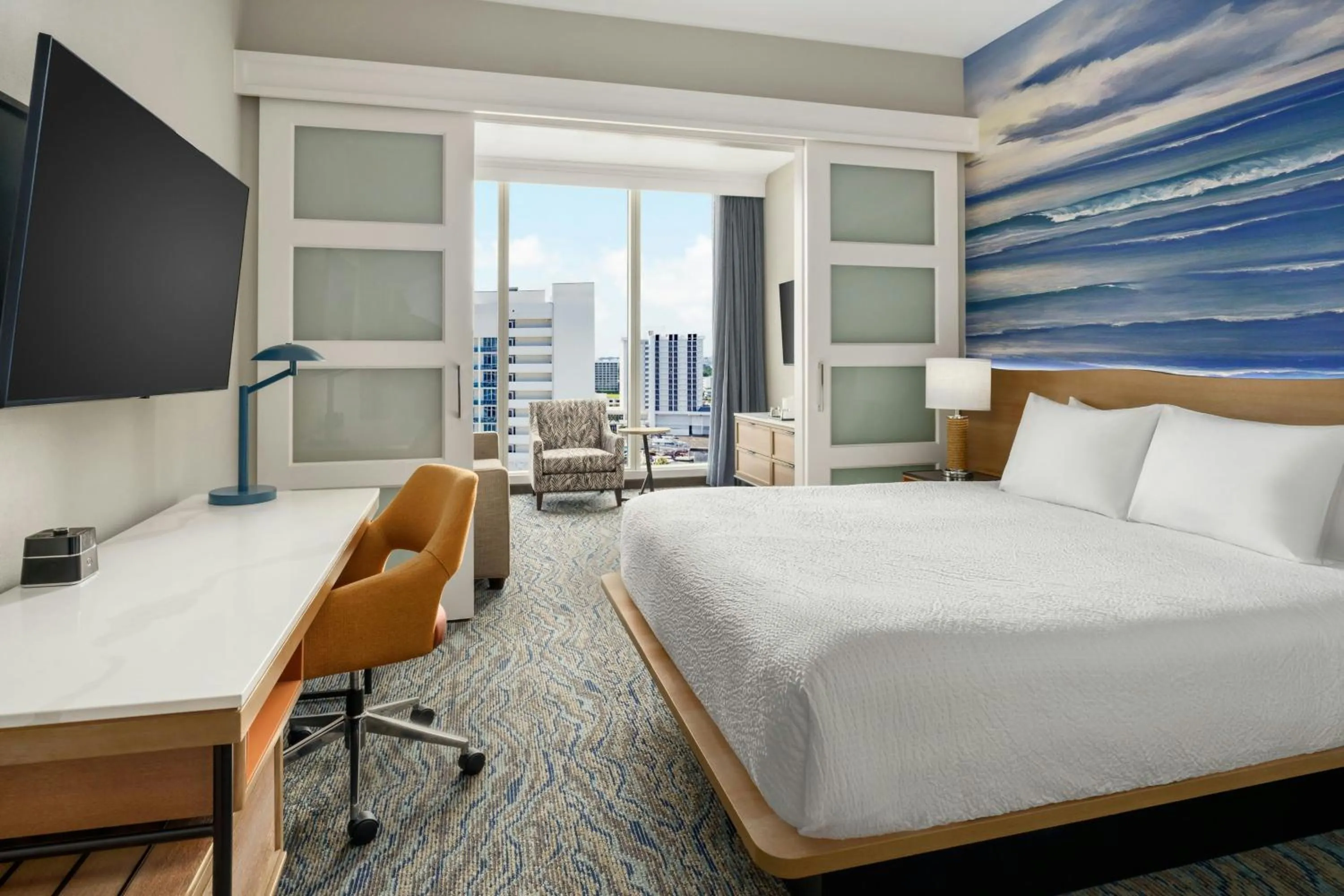 Bedroom, Bed in Courtyard by Marriott Oceanside Fort Lauderdale Beach